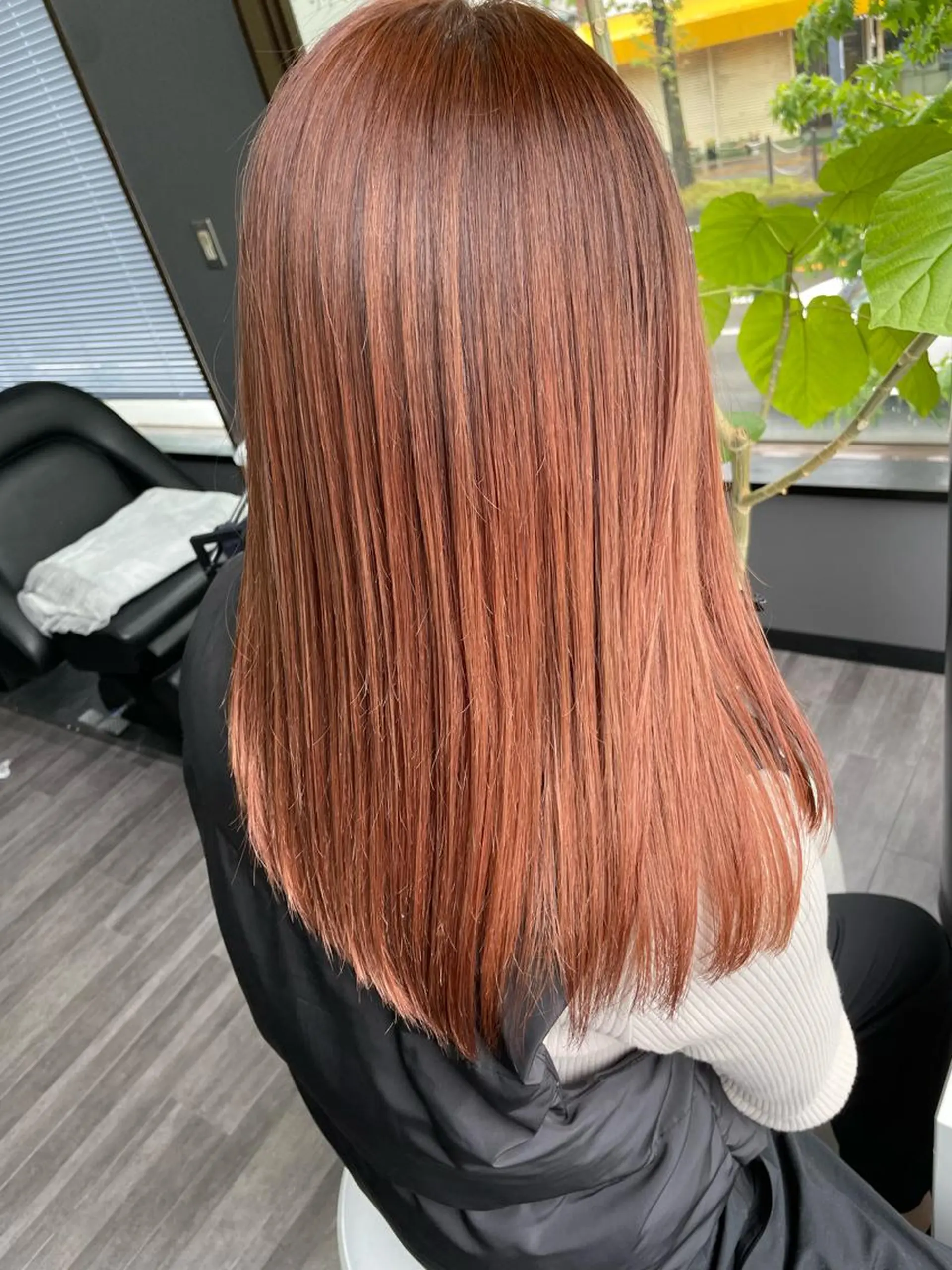 セミロング カラー バレイヤージュ ブリーチ ブラウンカラー オレンジ オレンジブラウン オノ アカネのヘアスタイル