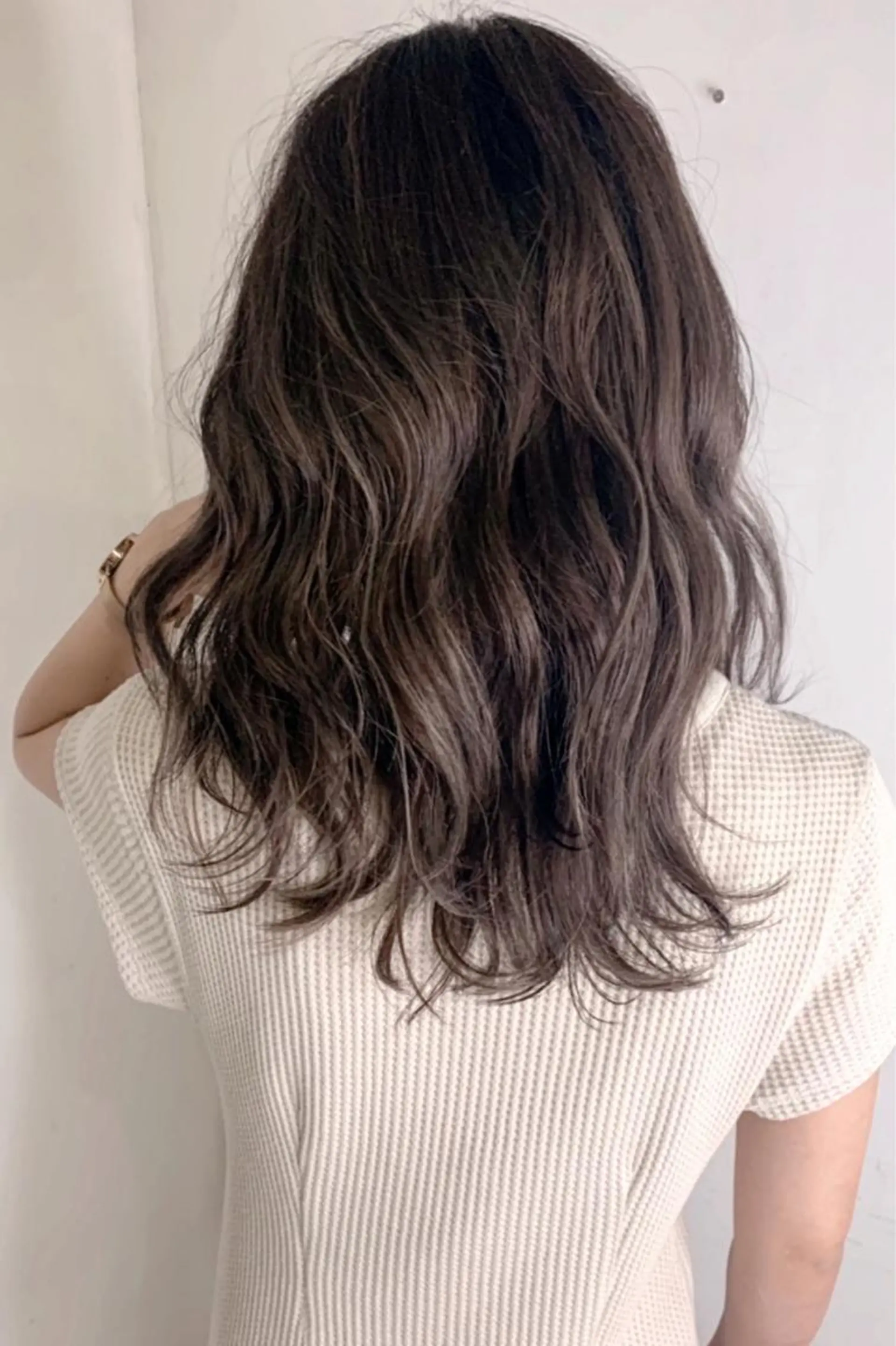 セミロング カラー アッシュ バレイヤージュ ブリーチ デザインカラー グレージュ カット トリートメント 京都大人女性ショート 徒歩1分/秋山のヘアスタイル