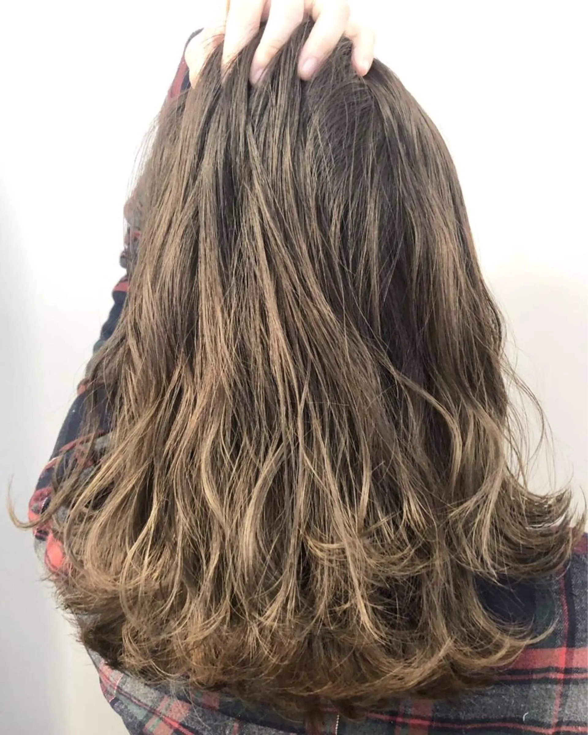 ミディアム カラー 岡田 拓也のヘアスタイル