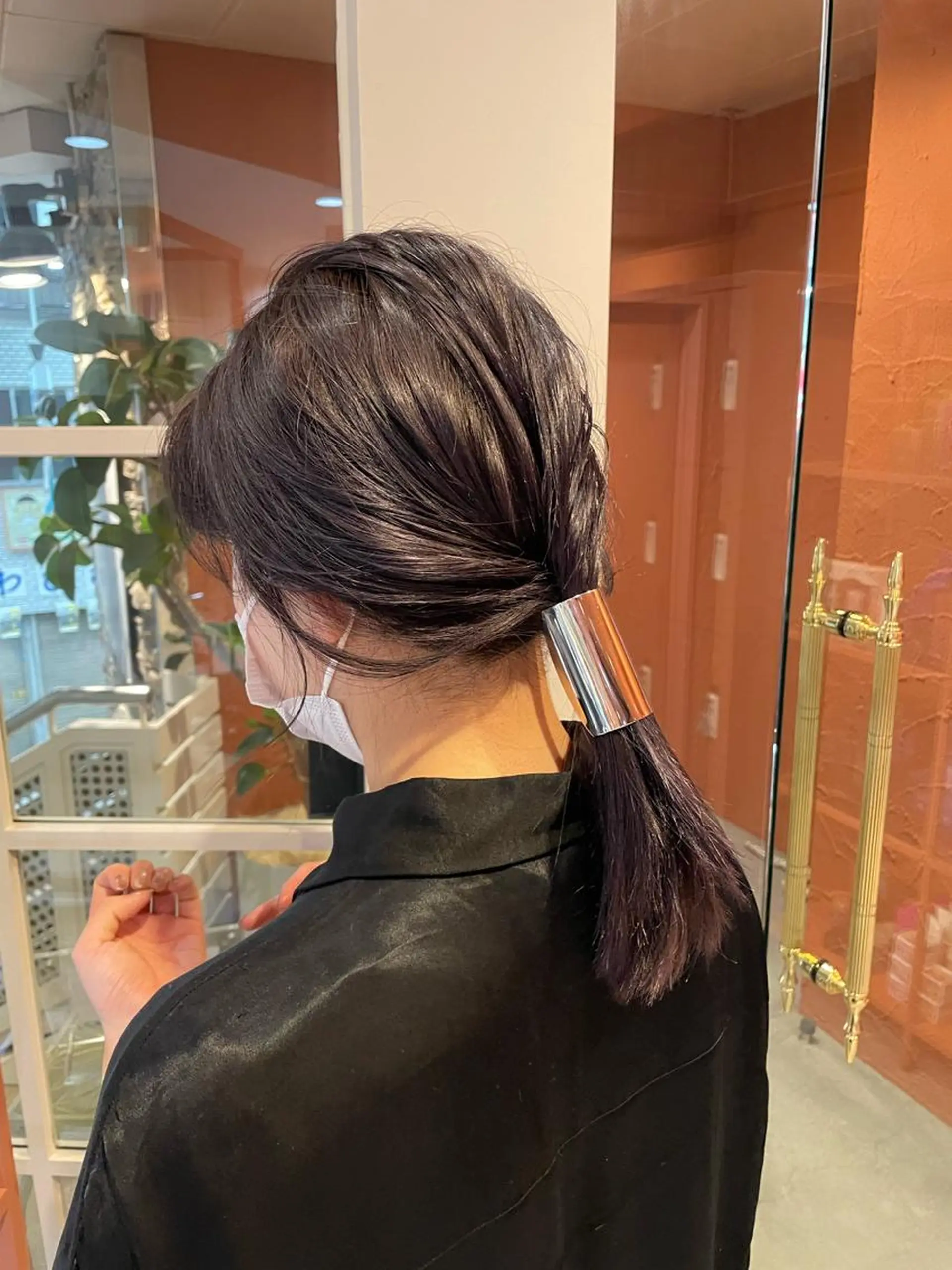 ミディアム カラー 黒髪 バイオレットカラー ヘアカラー 韓国レイヤーカット 🫧大阪梅田レイヤーのヘアスタイル