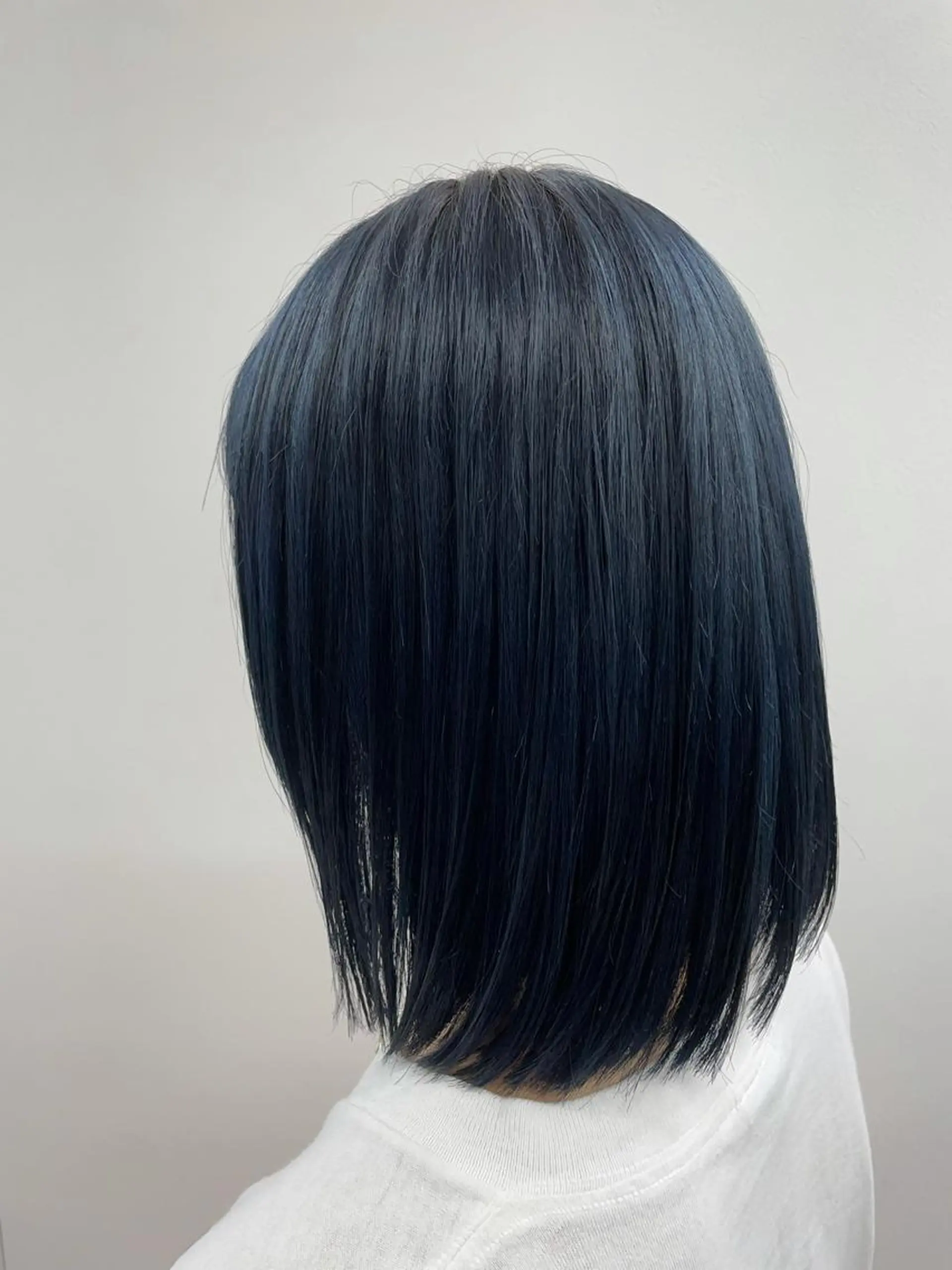 カラー 渡部凌我 小顔ウルフ ハイトーンカラーのヘアスタイル