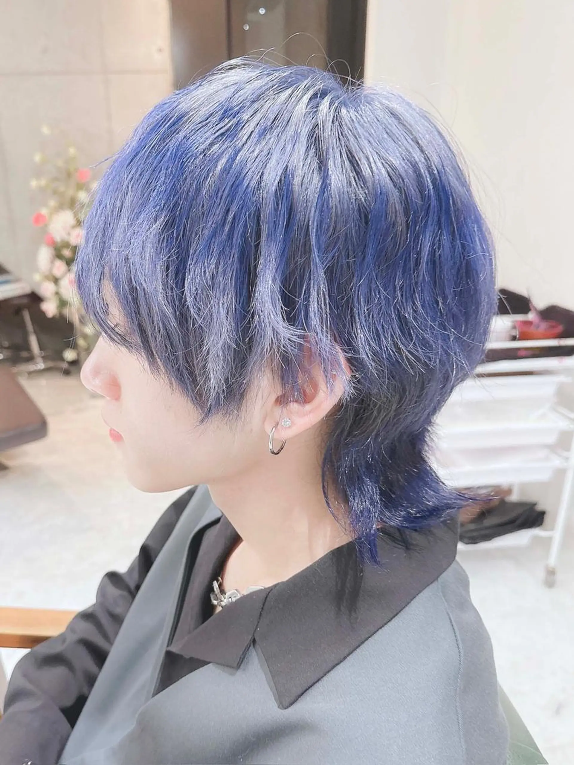 カラー メンズ メンズブリーチ メンズハイトーン メンズウルフカット ブリーチ ブルーカラー DAYS Men’sのヘアスタイル