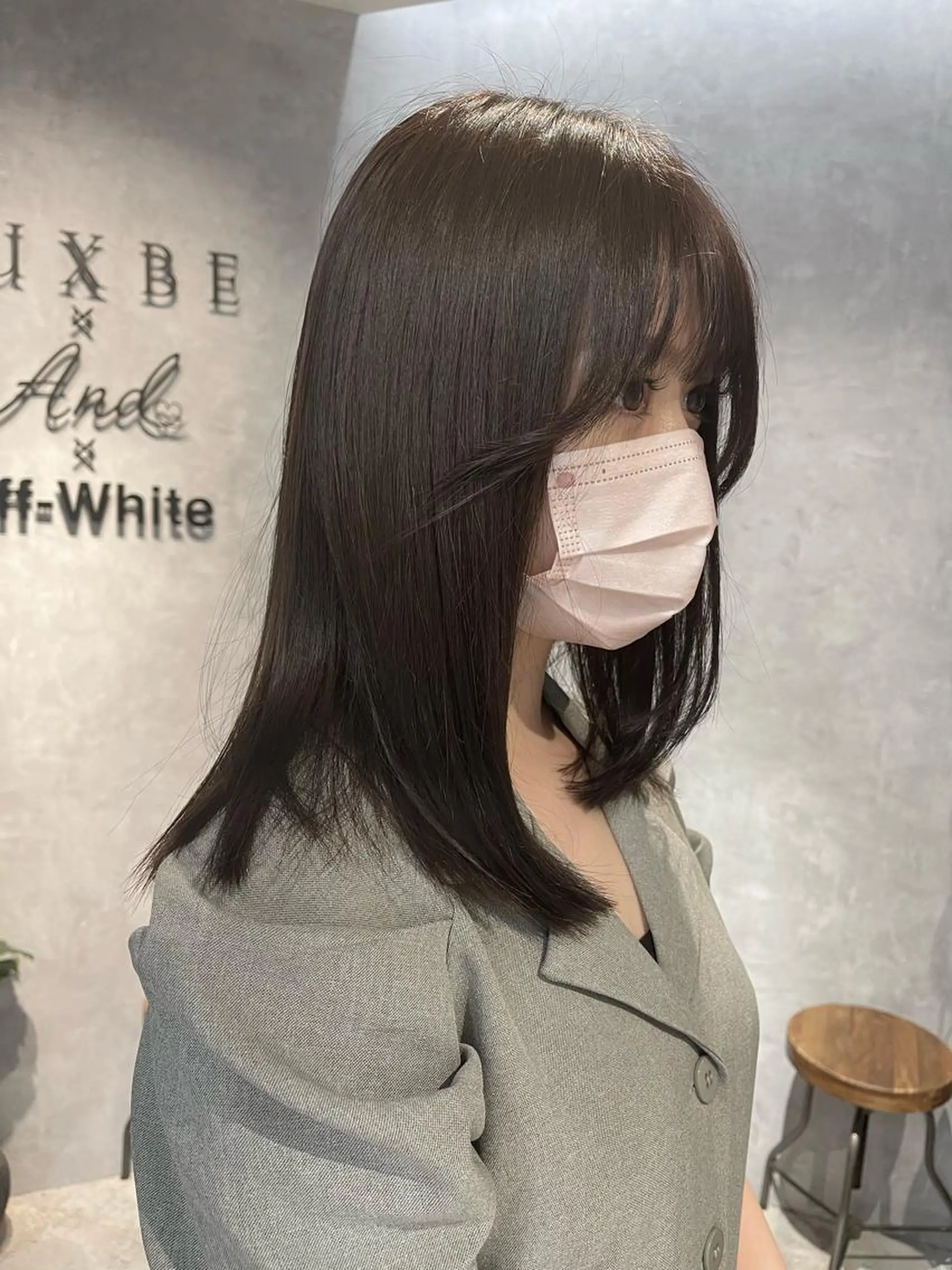 セミロング カラー 韓国風ヘア トリートメント オフホワイトアンドなんば所属・福西 洋斗のヘアスタイル