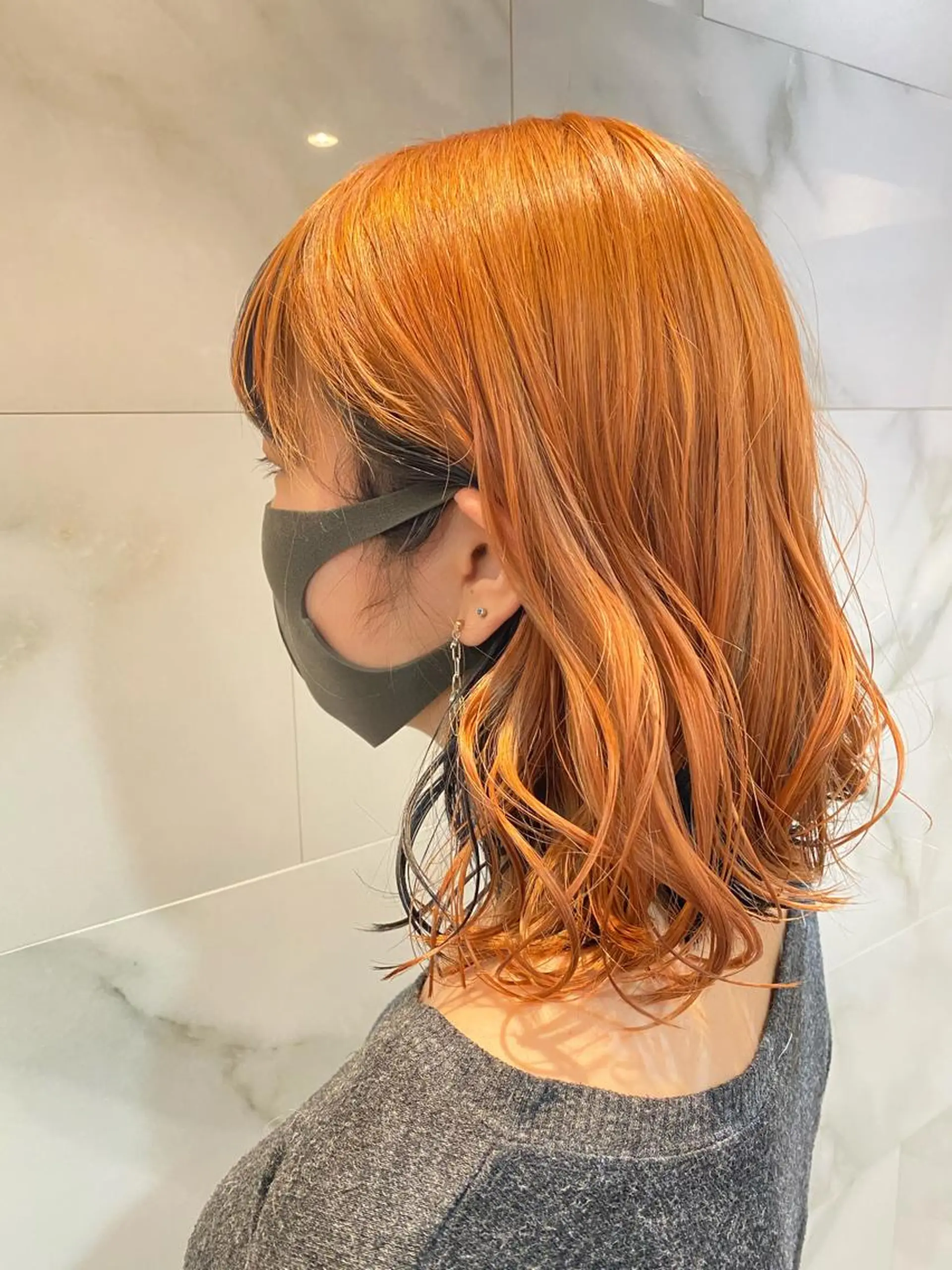 ミディアム カラー デザインカラー インナーカラー 顔周りカット 小顔カット グレージュ/レイヤー /韓国ヘア/RISAのヘアスタイル