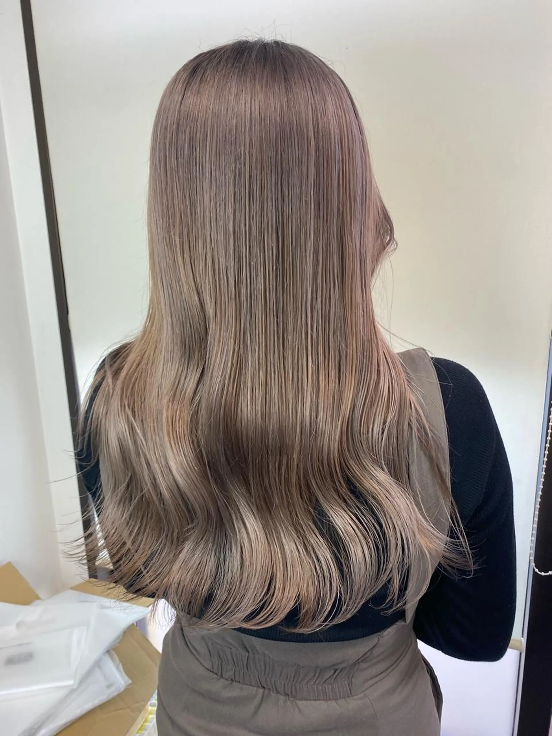 ミディアム カラー カット ヘアカラー peg.hair所属・ブリーチカラー🫧 森　凪沙のヘアスタイル