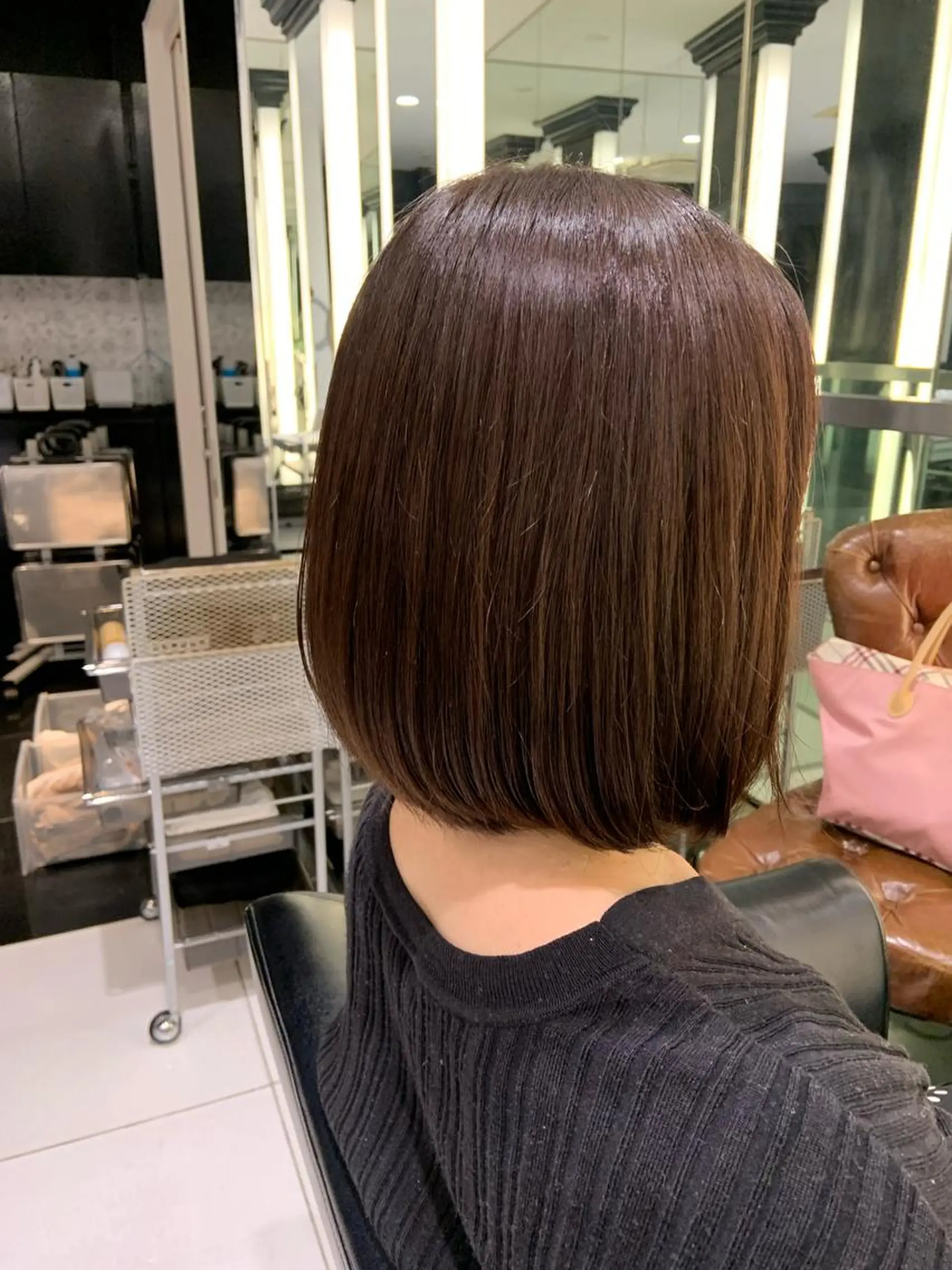 ショート ボブ 小潟 千尋のヘアスタイル