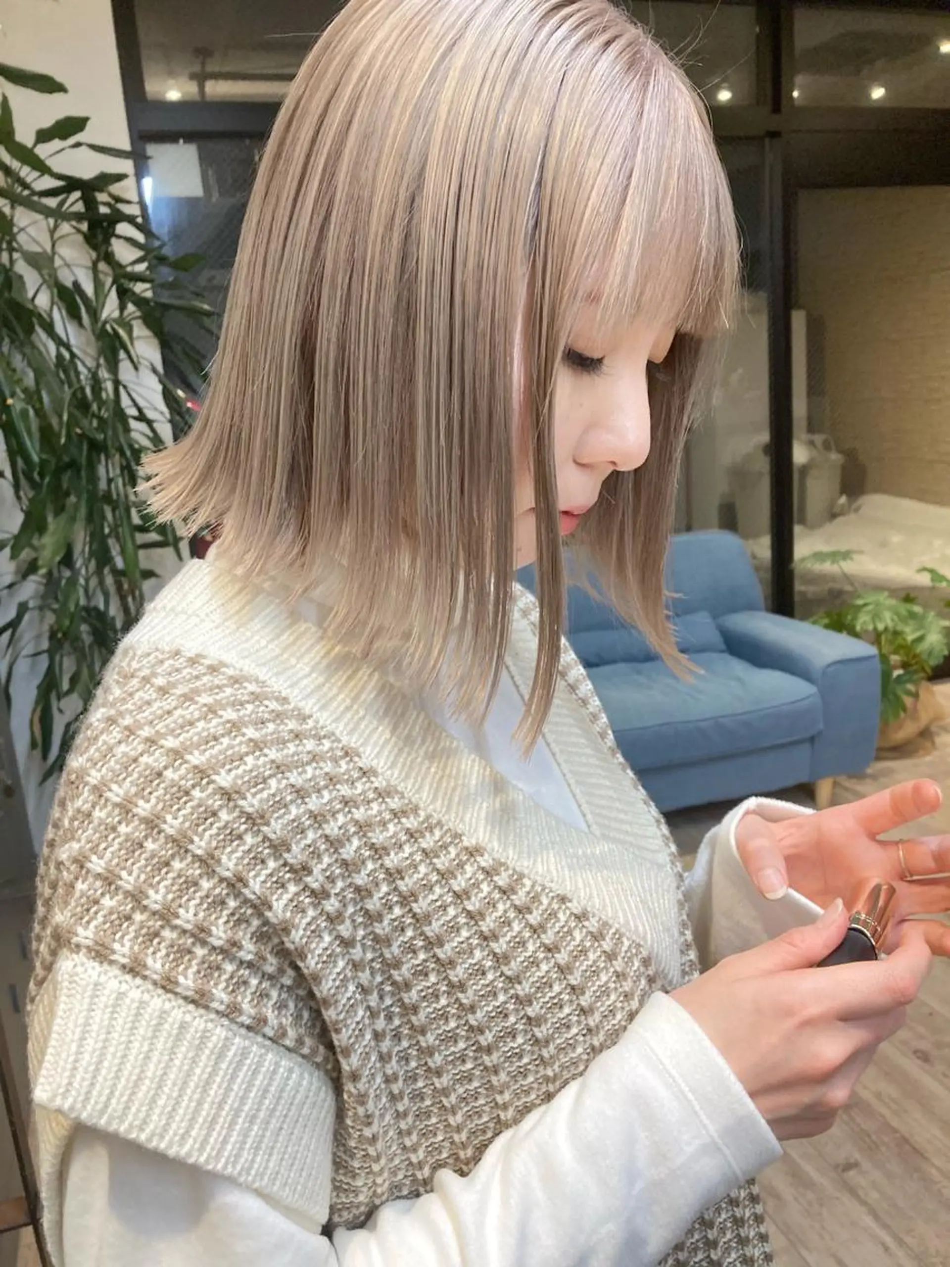 ミディアム ボブ/レイヤー/ ショートcovo代表のヘアスタイル