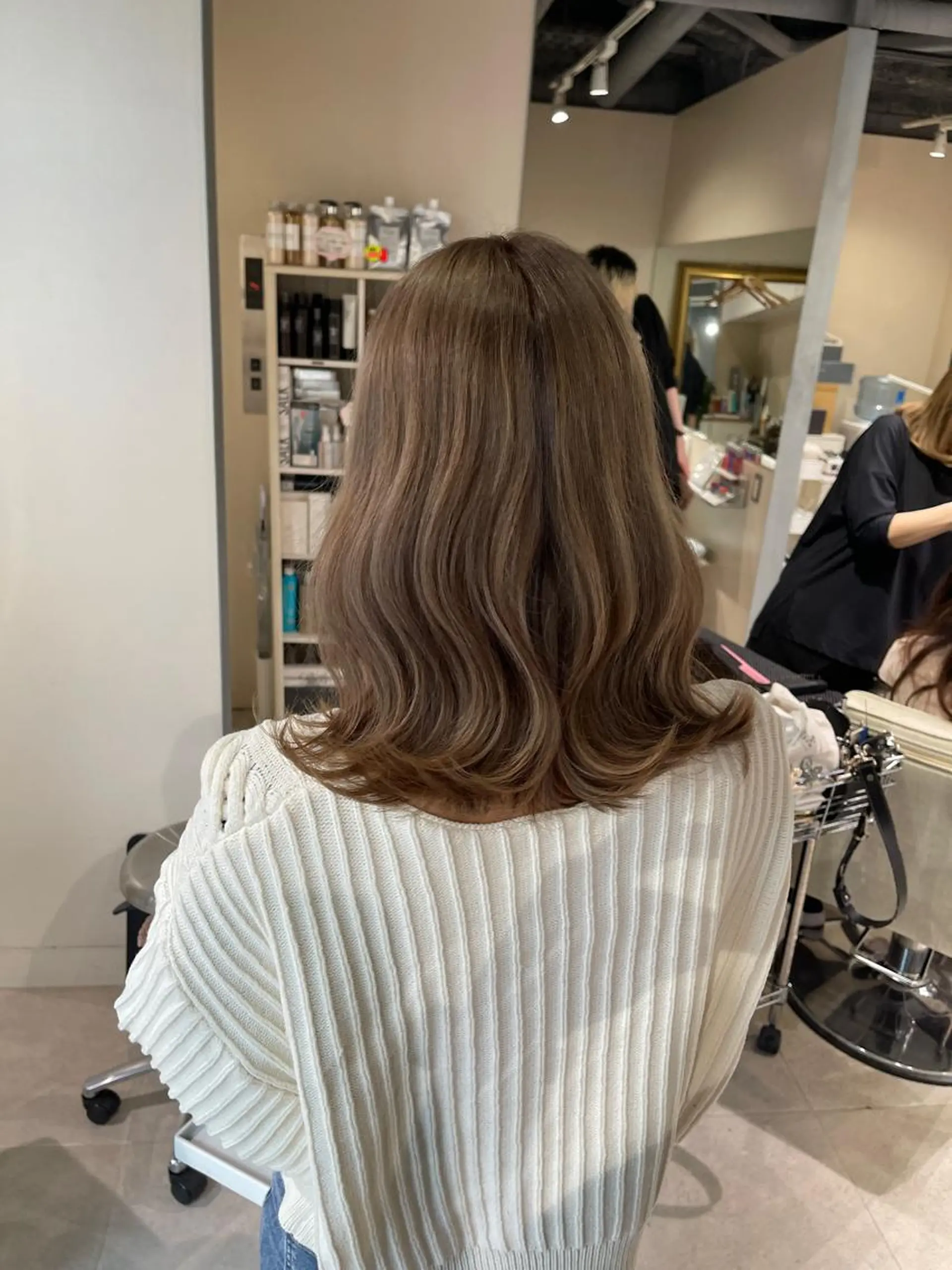 ミディアム カラー ヘアカラー 渋谷🤍ハイトーン、 エクステ🤍アミルのヘアスタイル