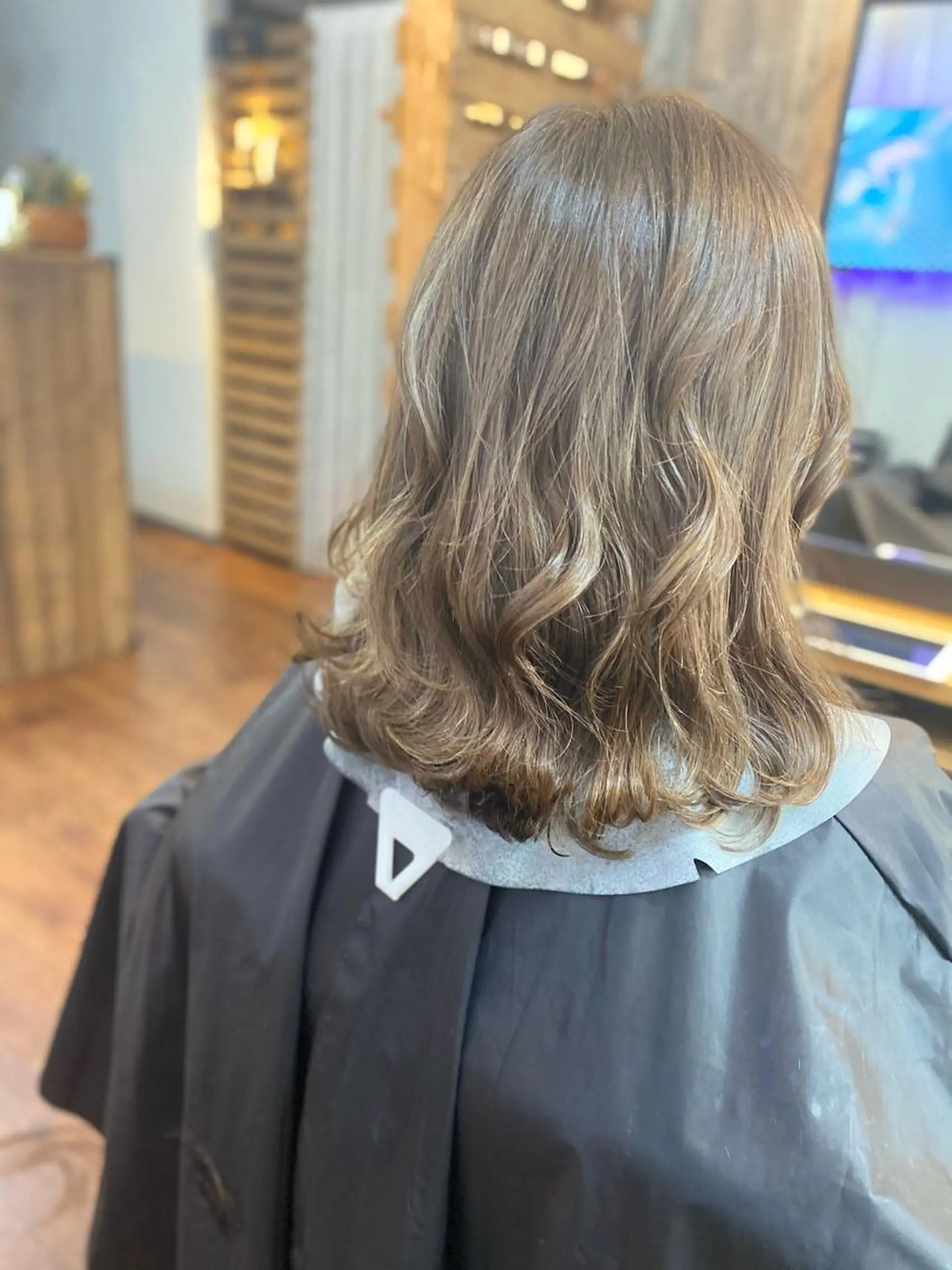 ミディアム カラー 透明感カラー Luzir⭐︎ GEN⭐︎のヘアスタイル