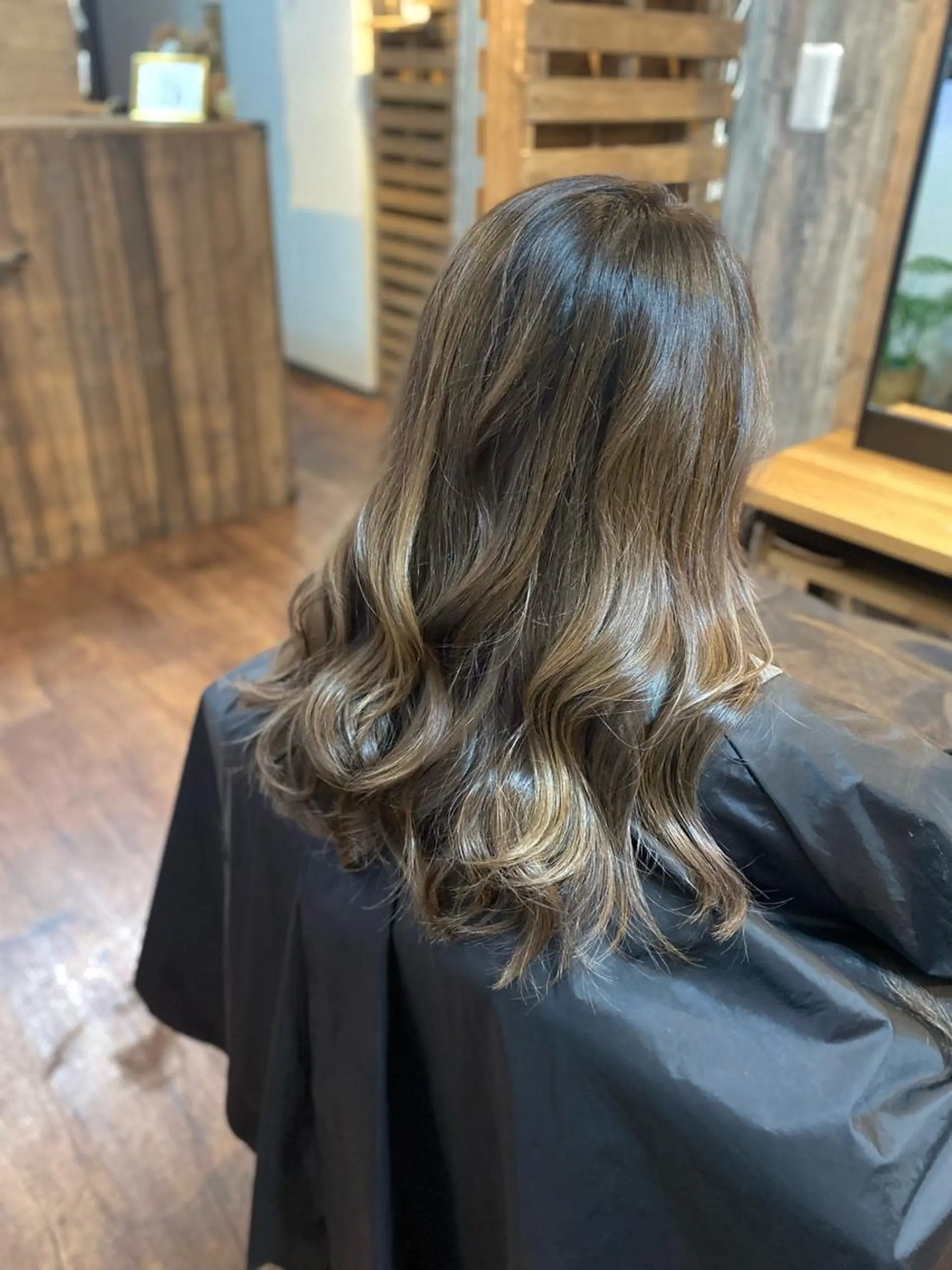 ロング カラー グレージュ カット ヘアカラー トリートメント Luzir⭐︎ GEN⭐︎のヘアスタイル