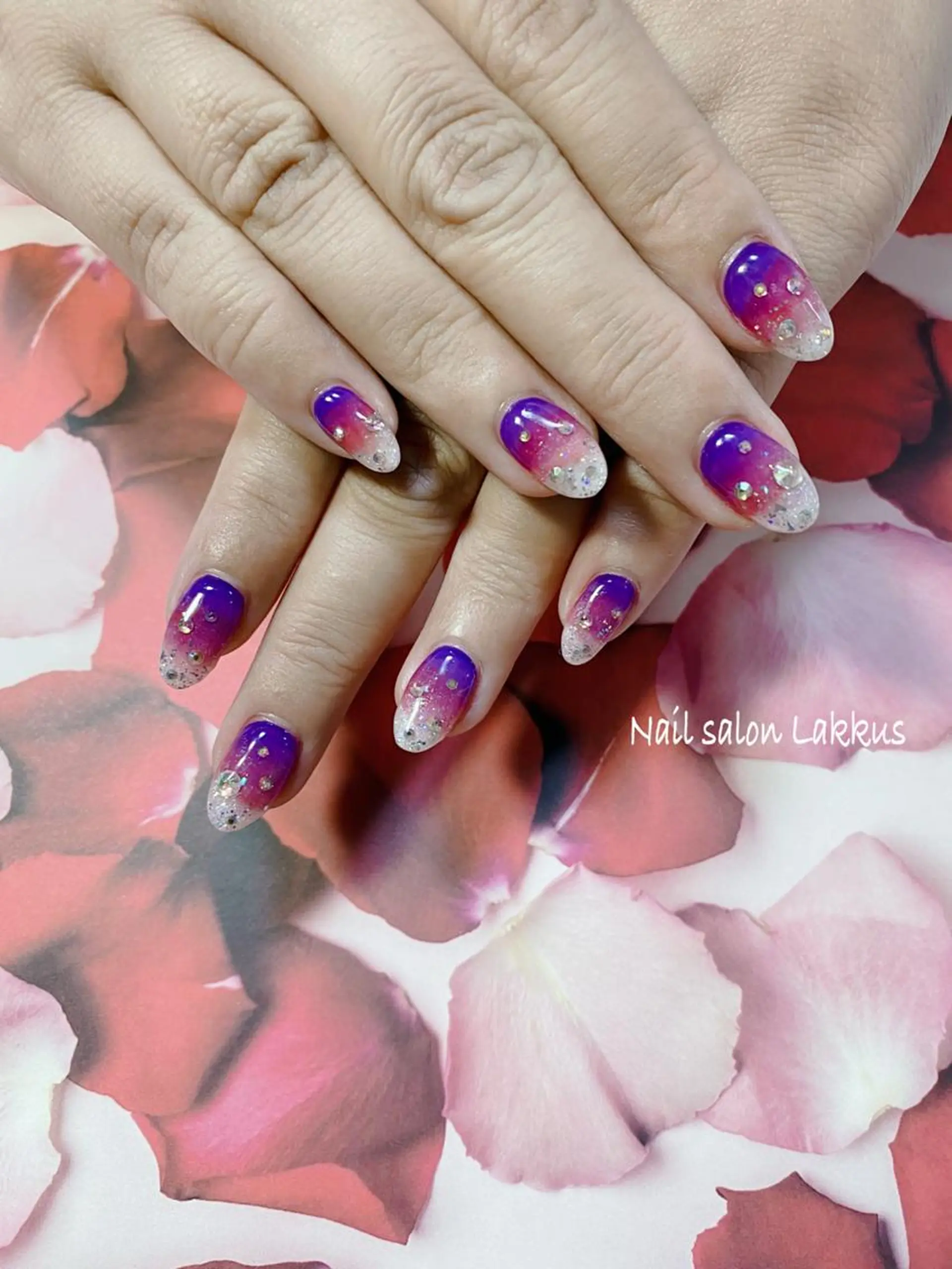 ネイル Lakkus T－CHIのネイルデザイン