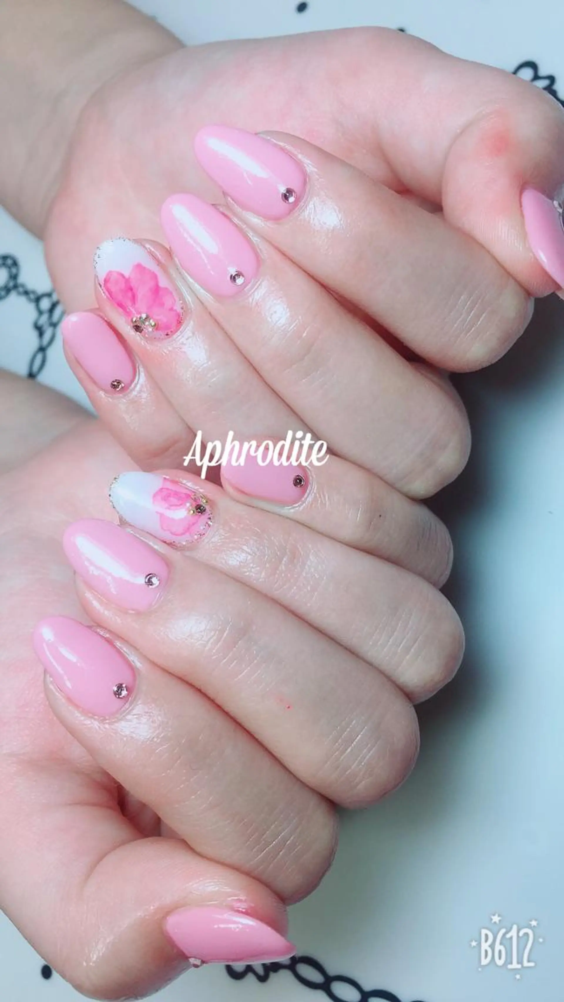 ネイル 春ネイル Aphrodite パラジェル認定サロンのネイルデザイン