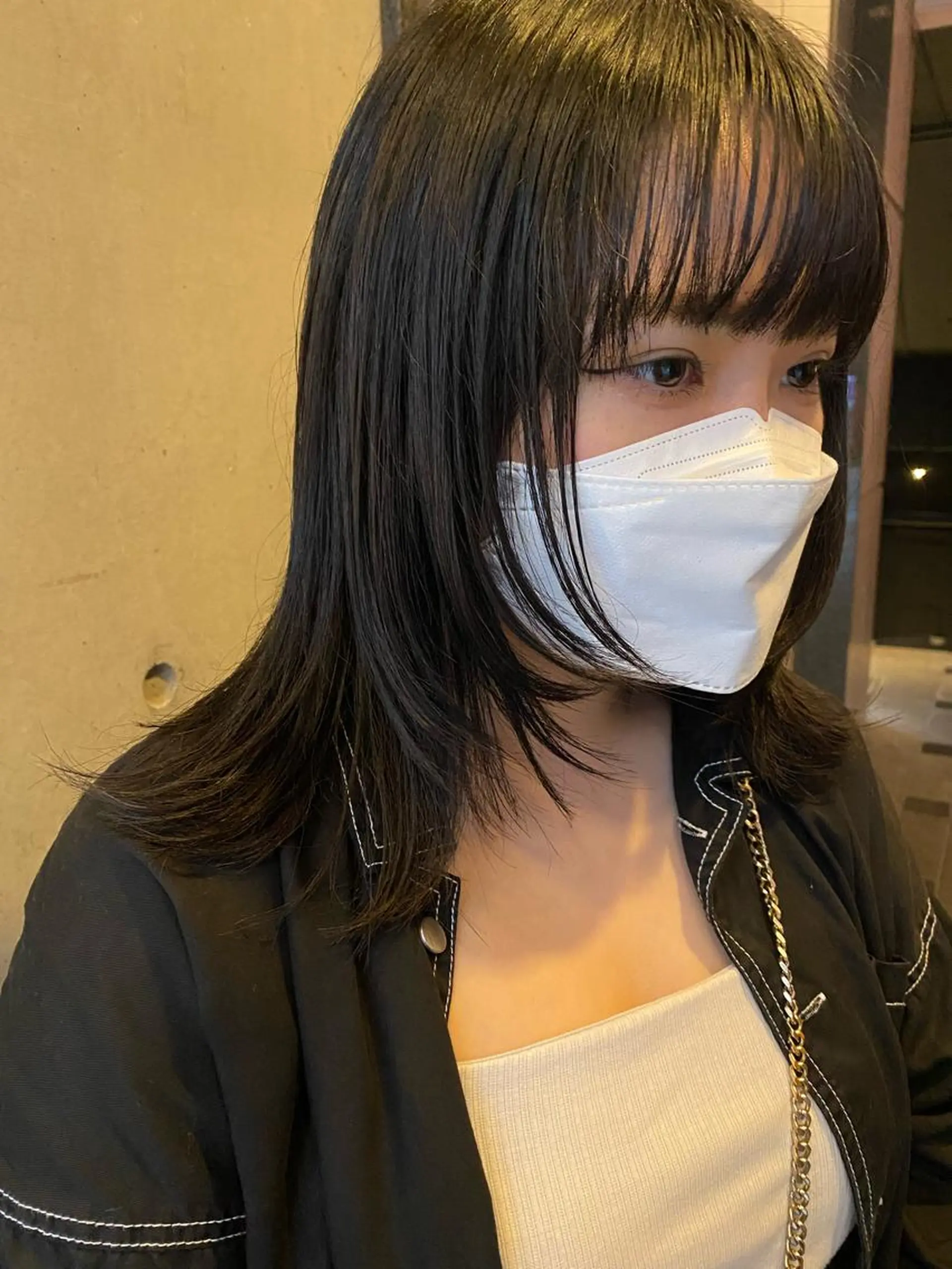 ミディアム カラー パーマ ヘアアレンジ メンズ キッズ ネイル レイヤーカット mana 暖色カラーカットのヘアスタイル