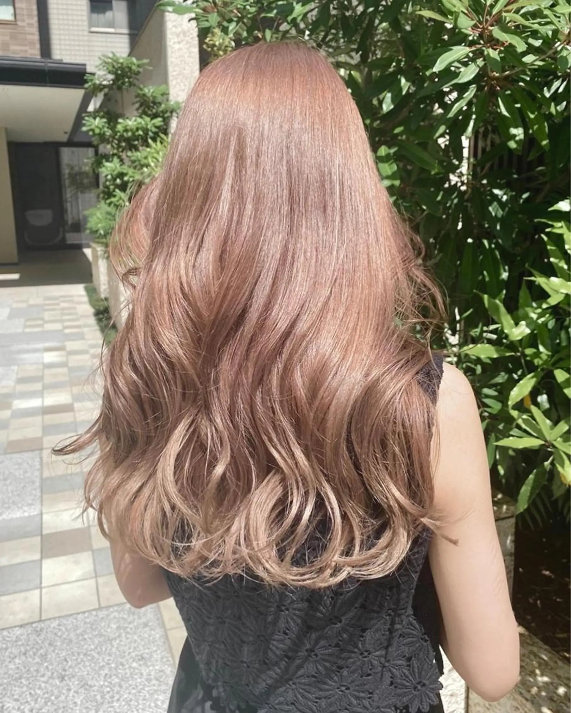 ロング カラー ベージュカラー ブリーチ ハイトーンカラー ミルクティーベージュ ロング ハイトーン/デザイン hirokiのヘアスタイル