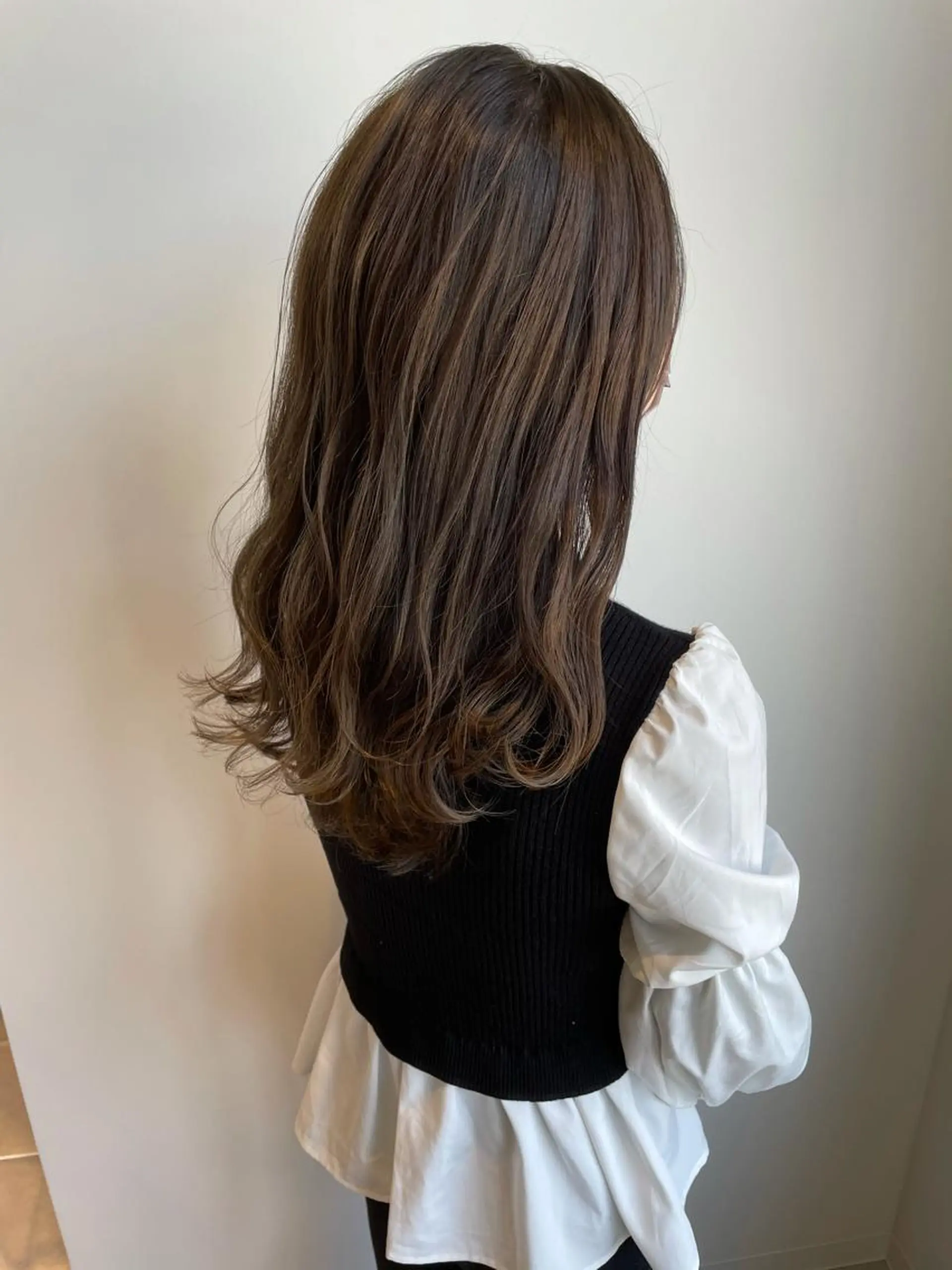 セミロング カラー ショコラグレージュ グレージュ カット ヘアカラー 【髪質改善】 川津翔太のヘアスタイル