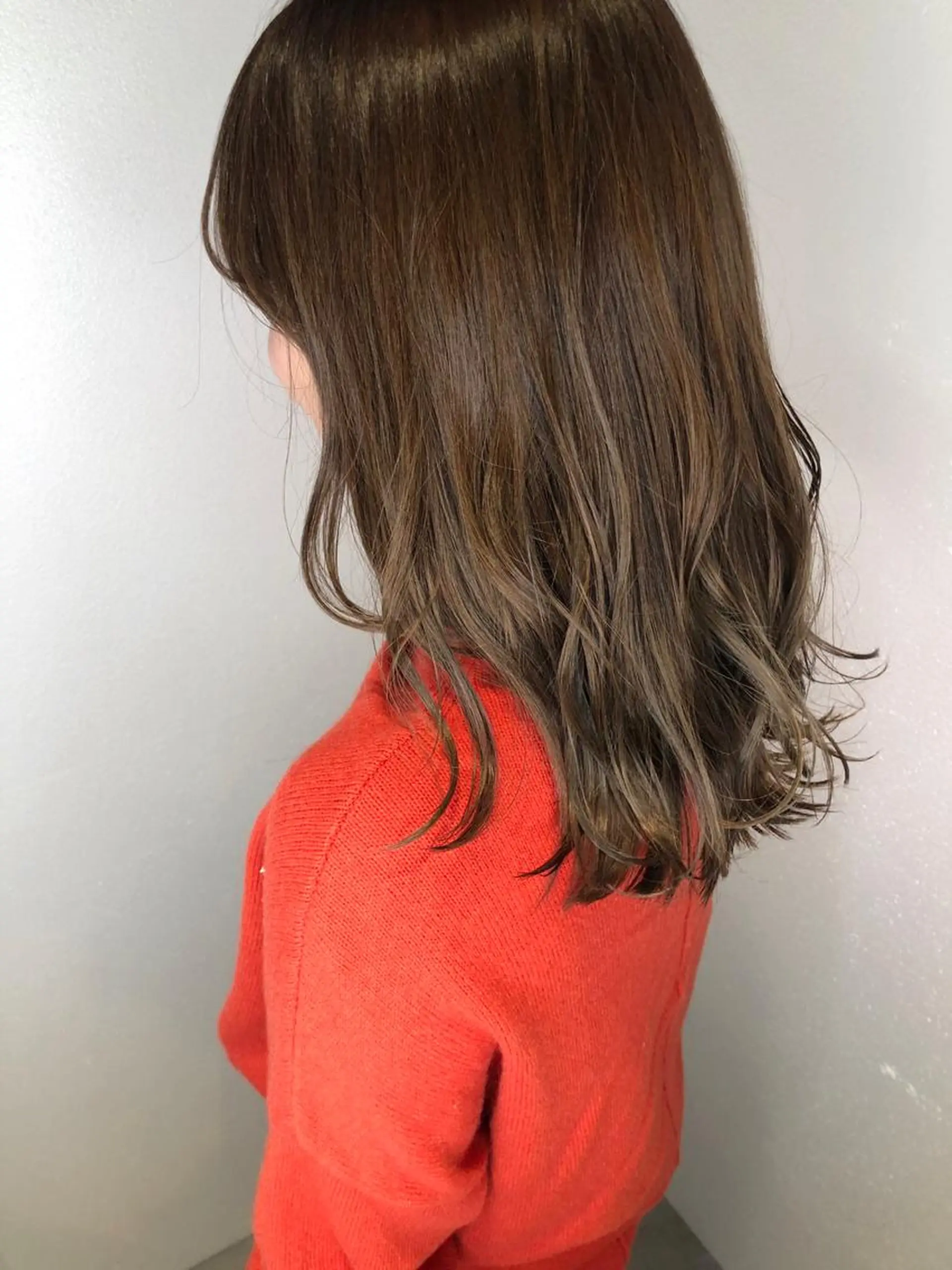 セミロング カラー 店長　濱口 花菜　美髪整形のヘアスタイル