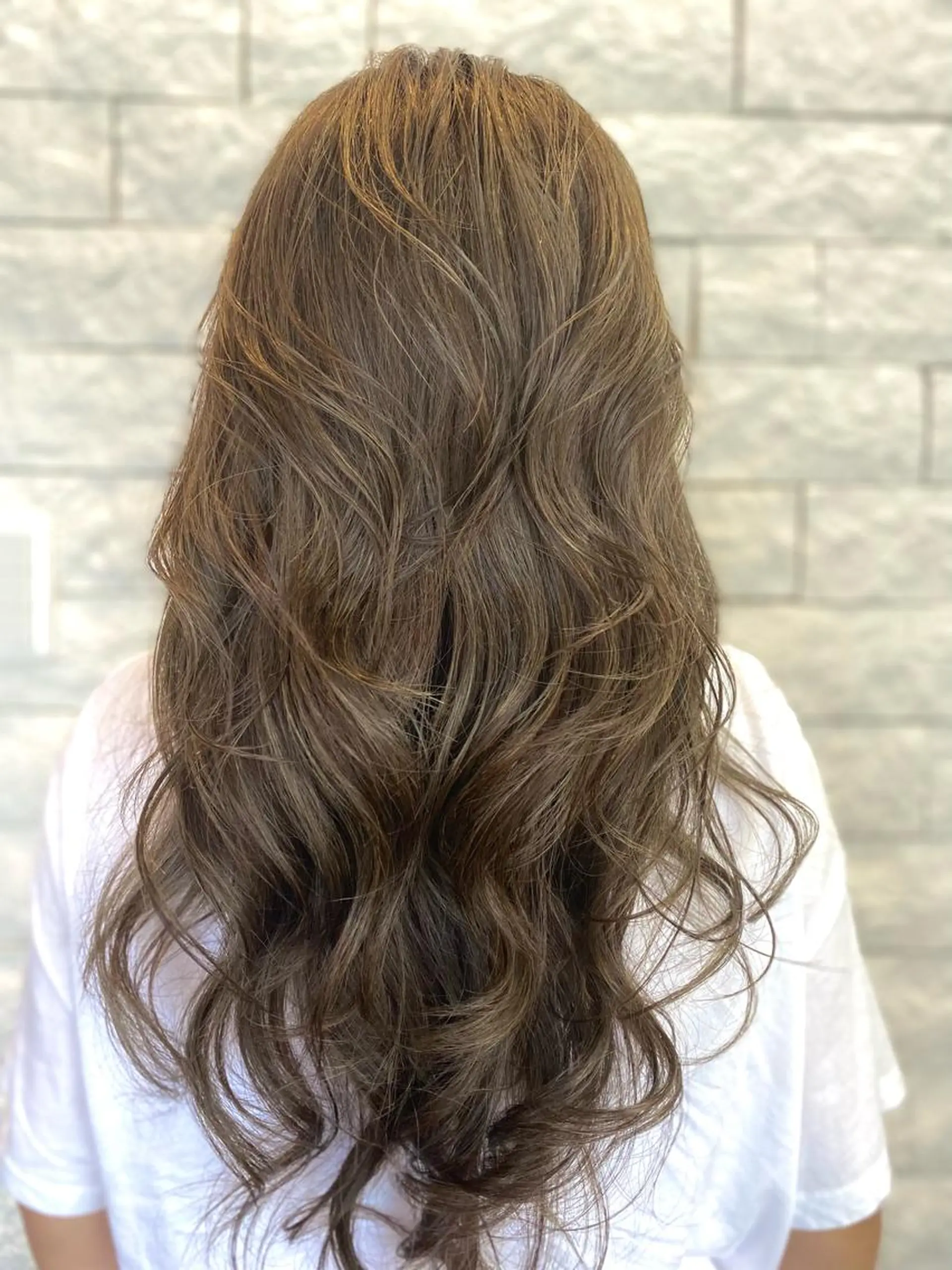 ロング カラー アッシュ ベージュカラー ハイライトカラー ハイライト ヘアカラー Style Tのヘアスタイル