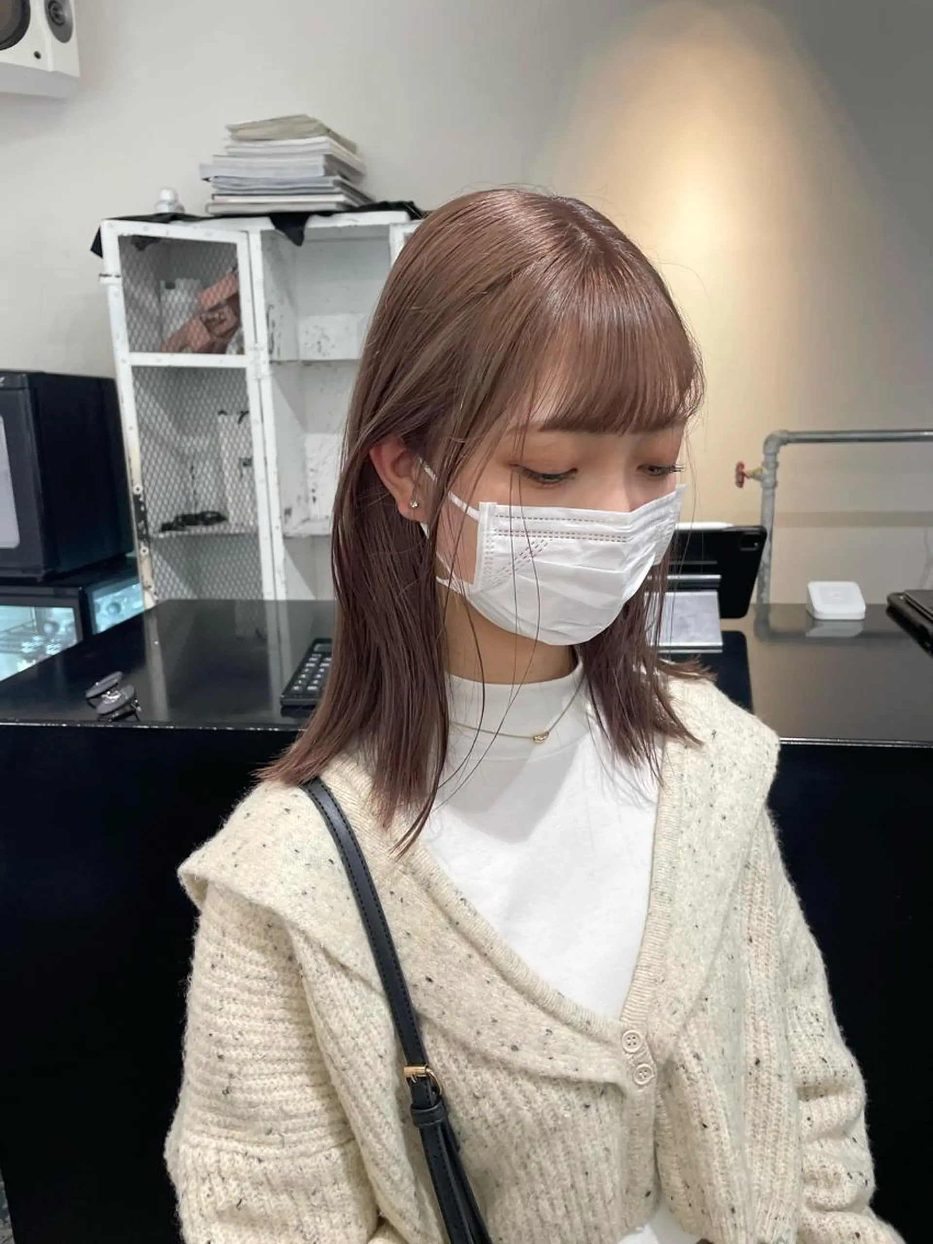 セミロング カラー パーマ ヘアアレンジ メンズ キッズ ネイル マツエク・マツパ アイブロウ メンズブリーチ ブリーチ グレージュ アイスグレージュ カット ヘアカラー トリートメント 艶ハイトーン/ヘア アレンジAYAKAのヘアスタイル