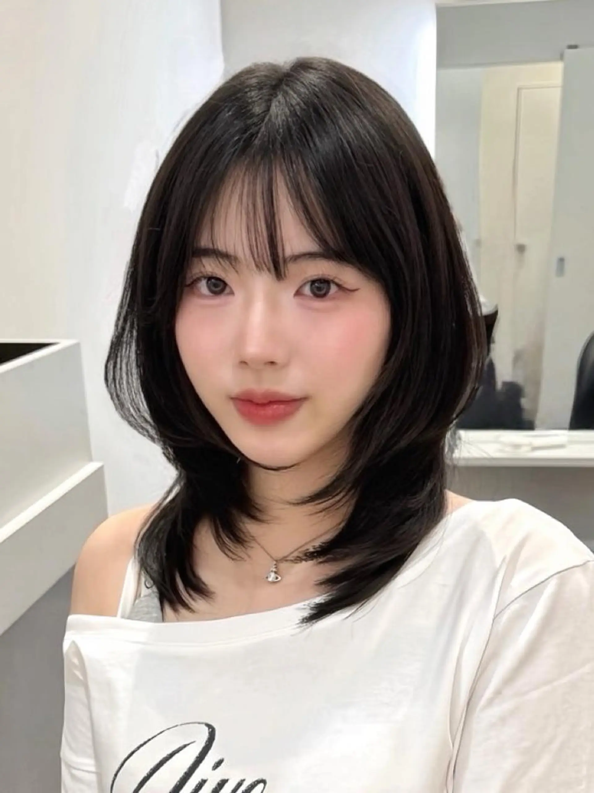 ミディアム 岡本葵子カットモデル ┊束感マツエクのマツエク・マツパデザイン