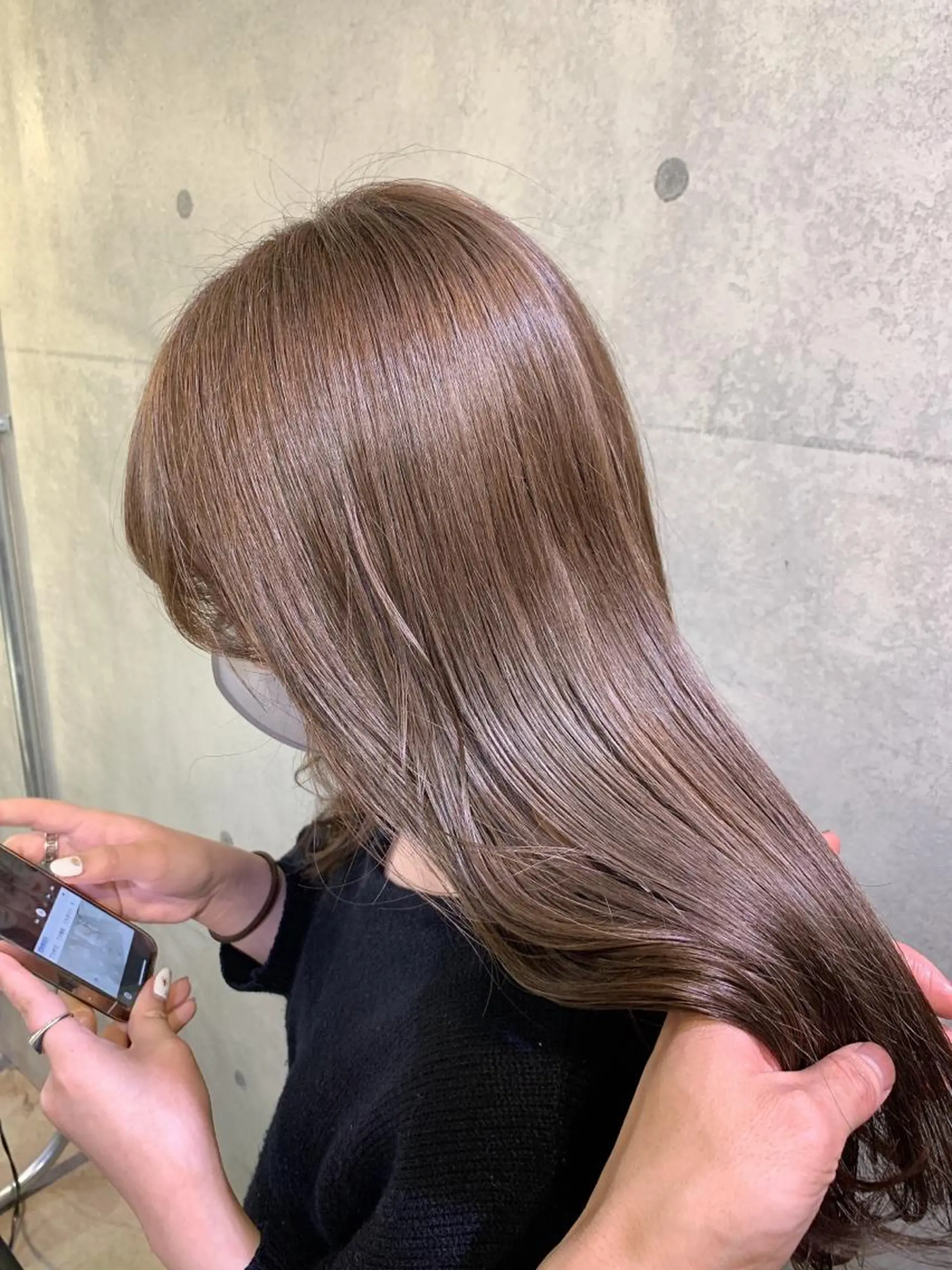 ロング カラー ブリーチ グレージュ ミルクティーグレージュ 中性ウルフカット ケアブリーチ/ケイトのヘアスタイル