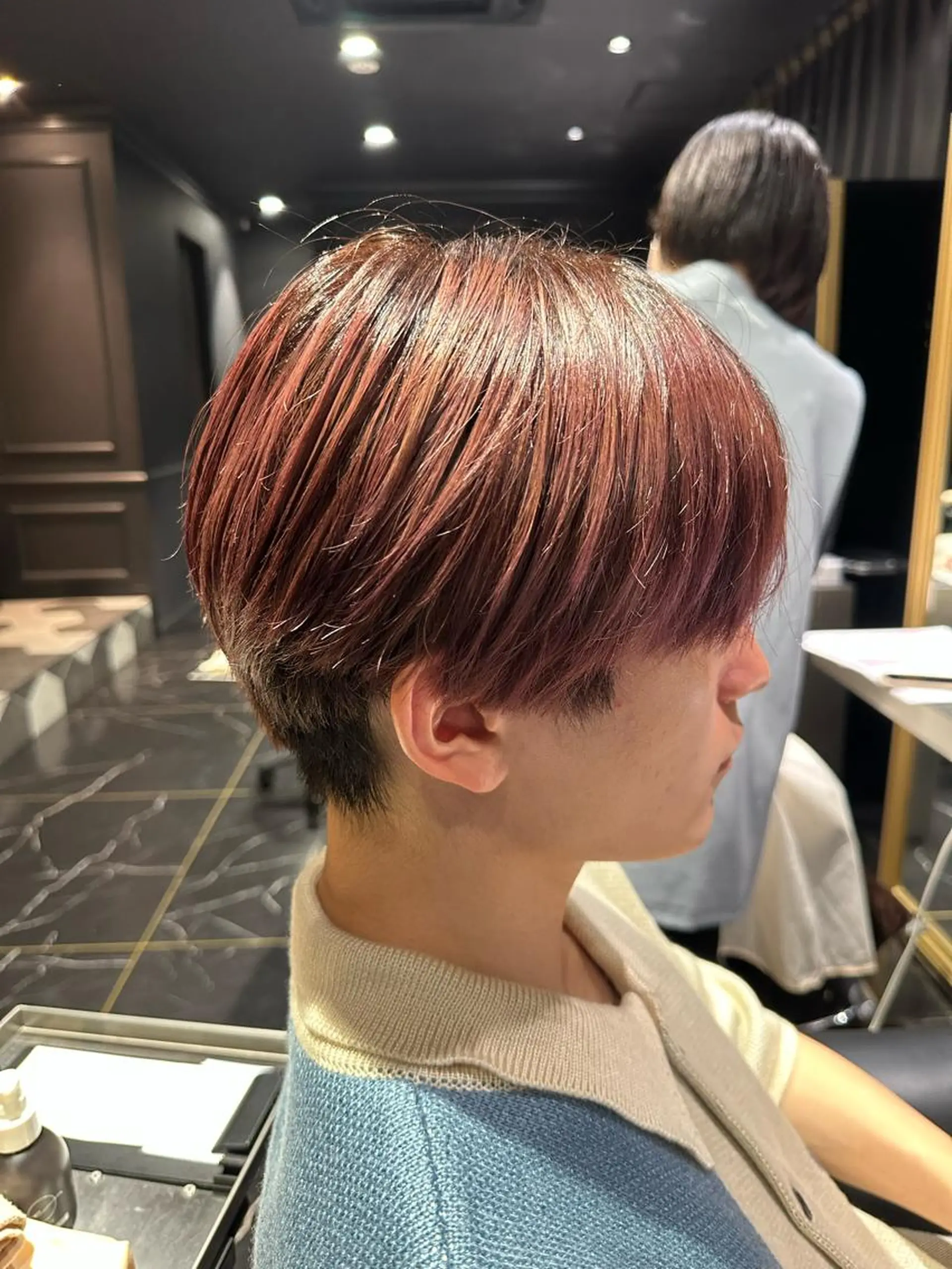 メンズ メンズブリーチ メンズハイライト メンズハイトーン メンズインナーカラー 学生（メンズ向け） ヘアカラー トリートメント ボブスタイル/ 透明感カラー/八幡のヘアスタイル