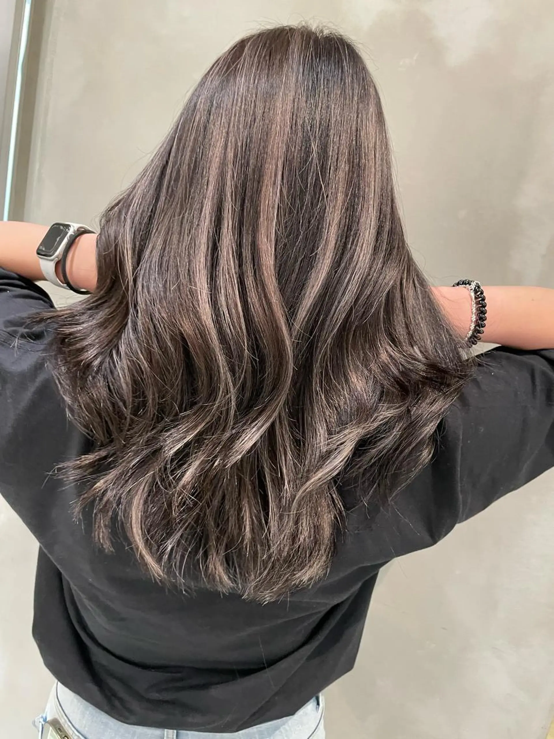 ミディアム ハイライト 冨岡 祐太郎✂️のヘアスタイル