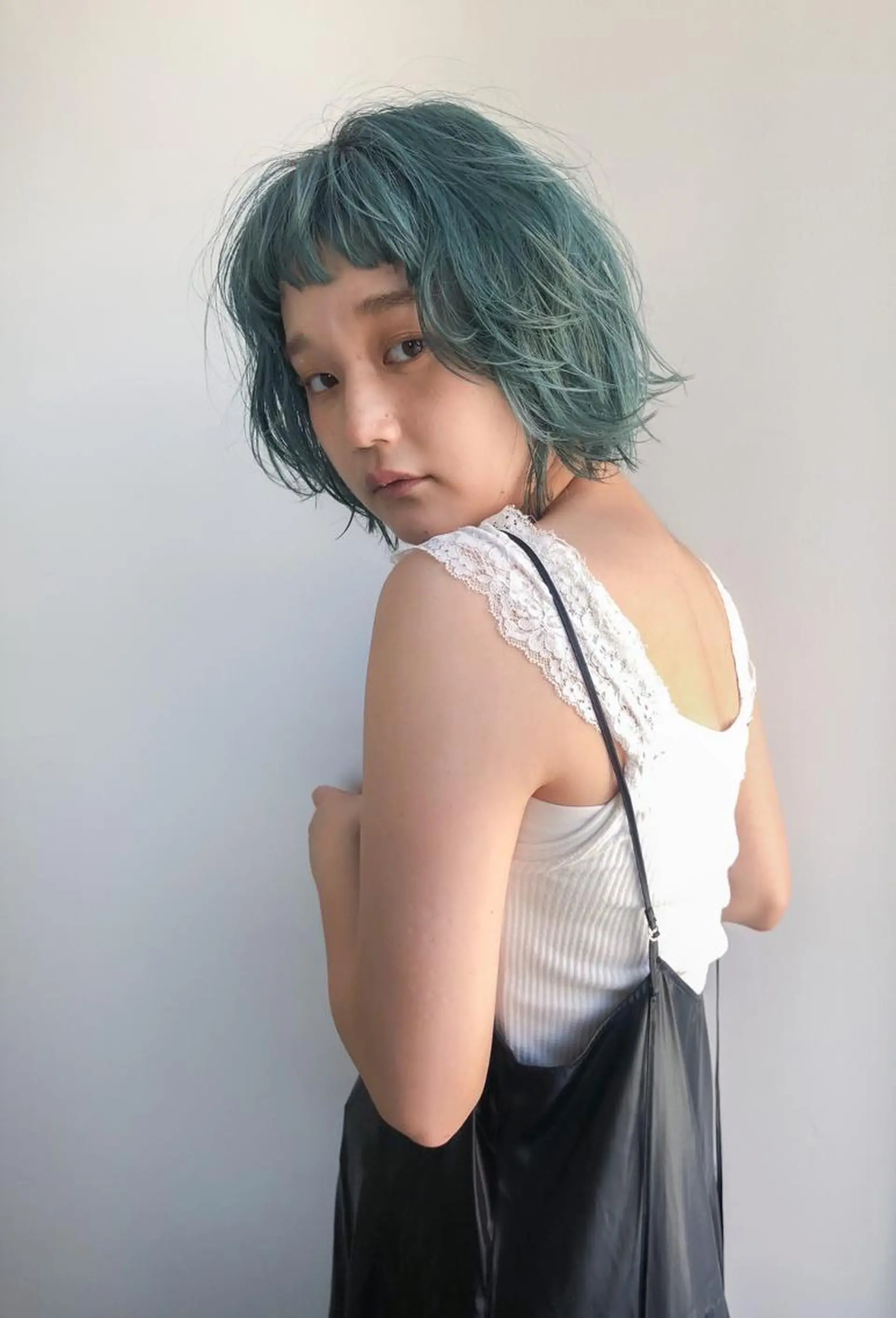 ミディアム パーマ カラー アディクシーカラー ブリーチ ブロンド ブルーカラー ハイライトカラー CEINE【セーヌ】 三軒茶屋のヘアスタイル