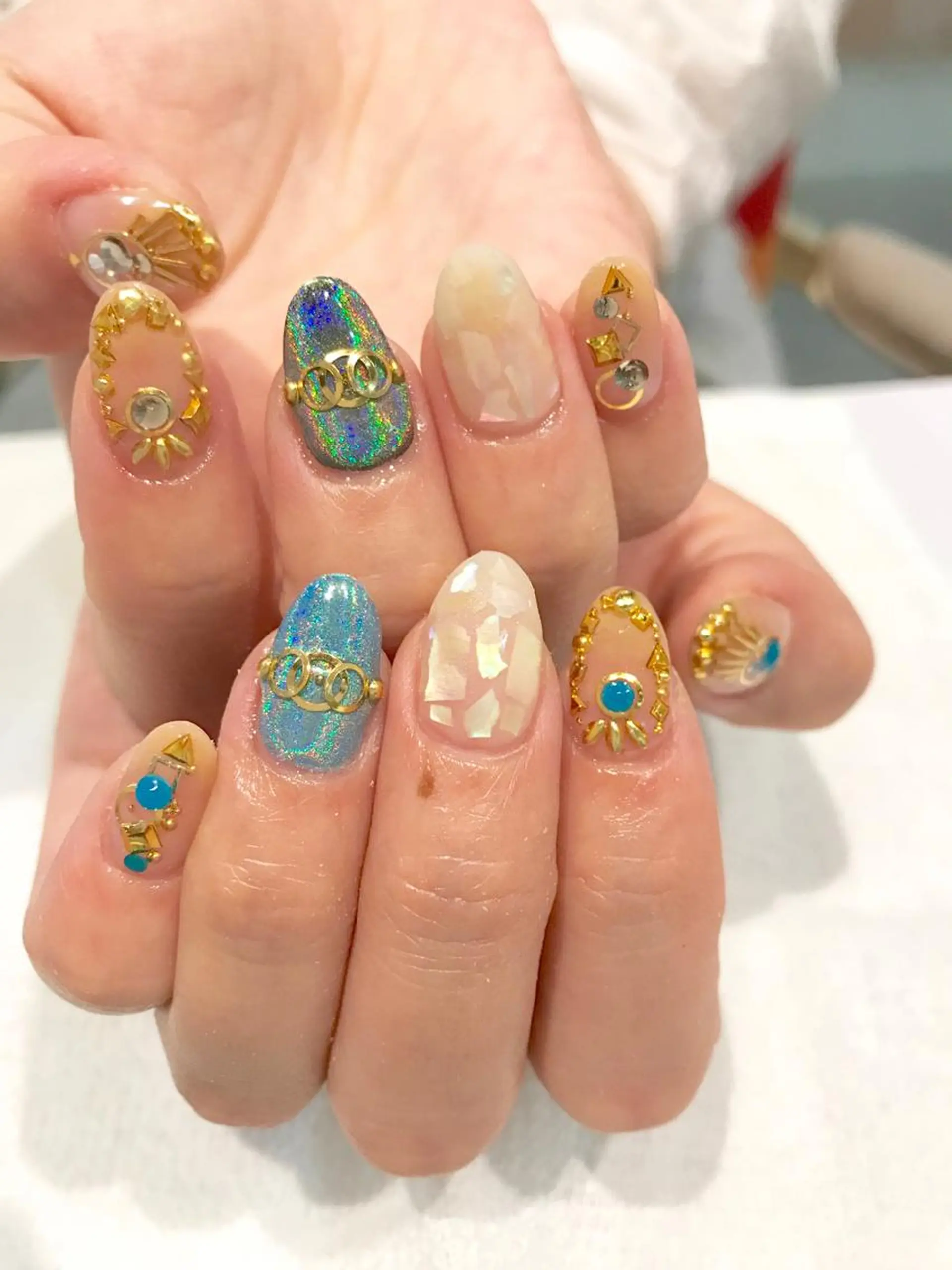 ネイル ゴールド NARUMI HYODOのネイルデザイン