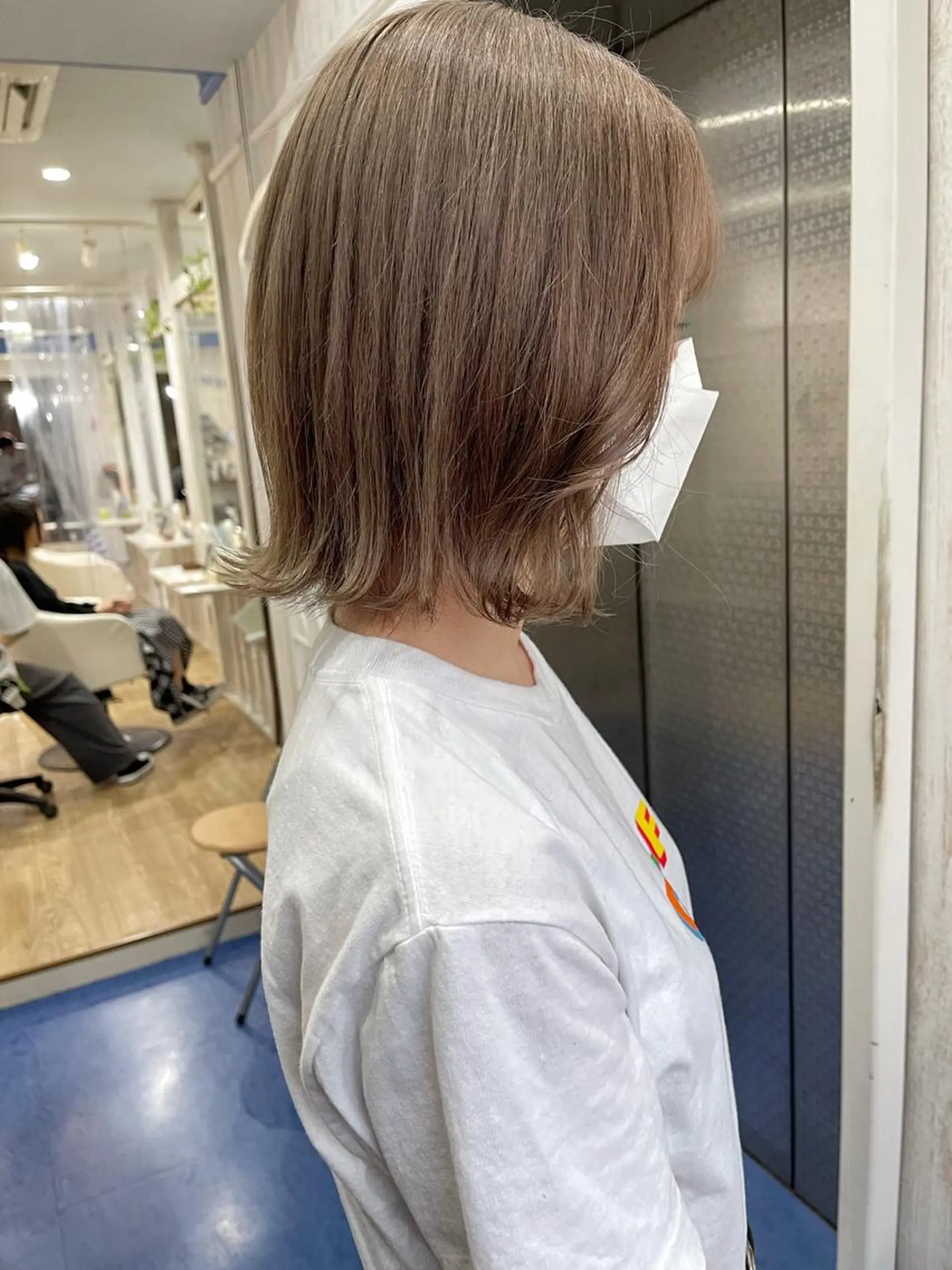 カラー white.梅田 デザインカラー🦄のヘアスタイル