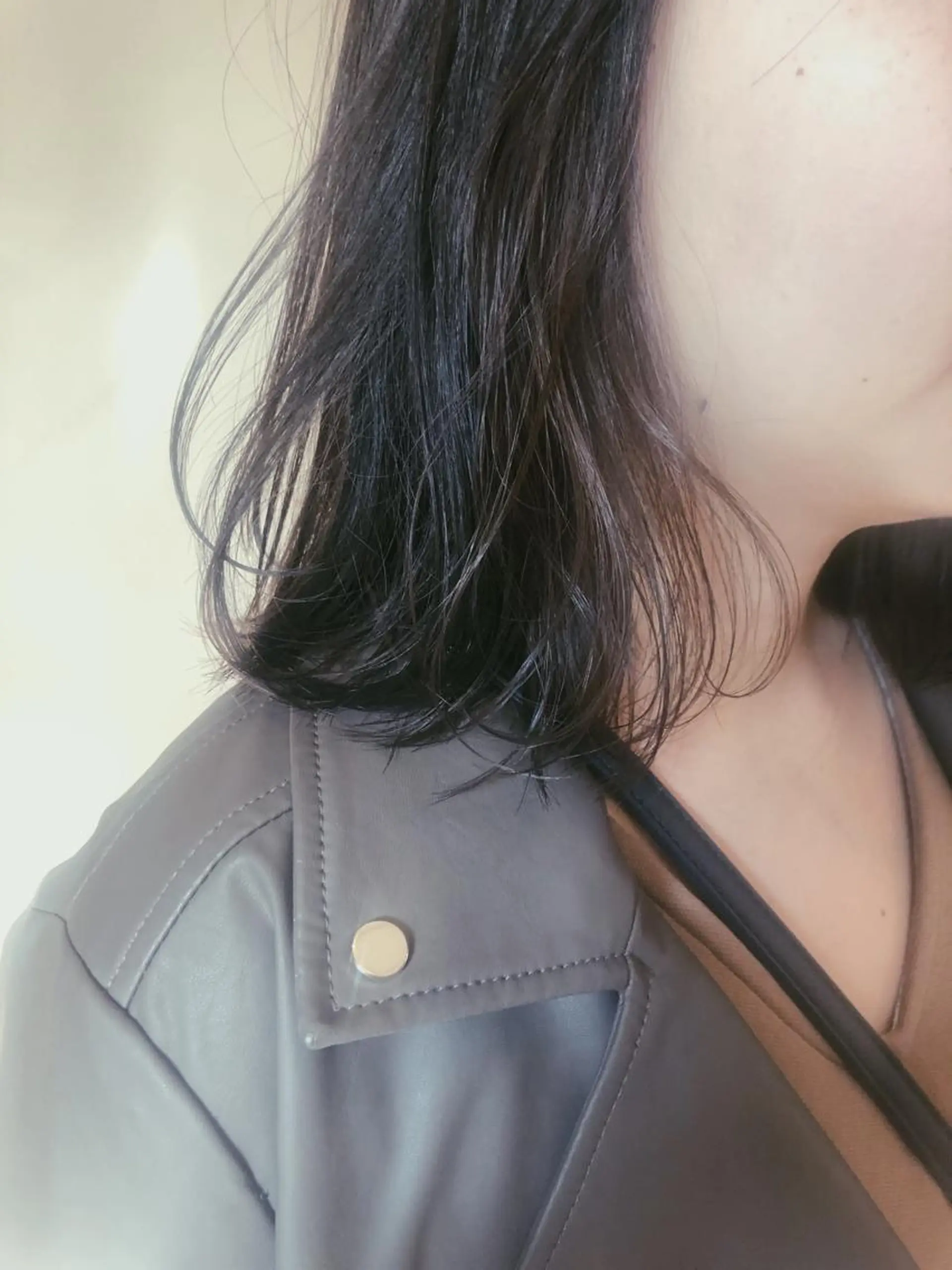 ミディアム カラー 吉川 愛美李のヘアスタイル