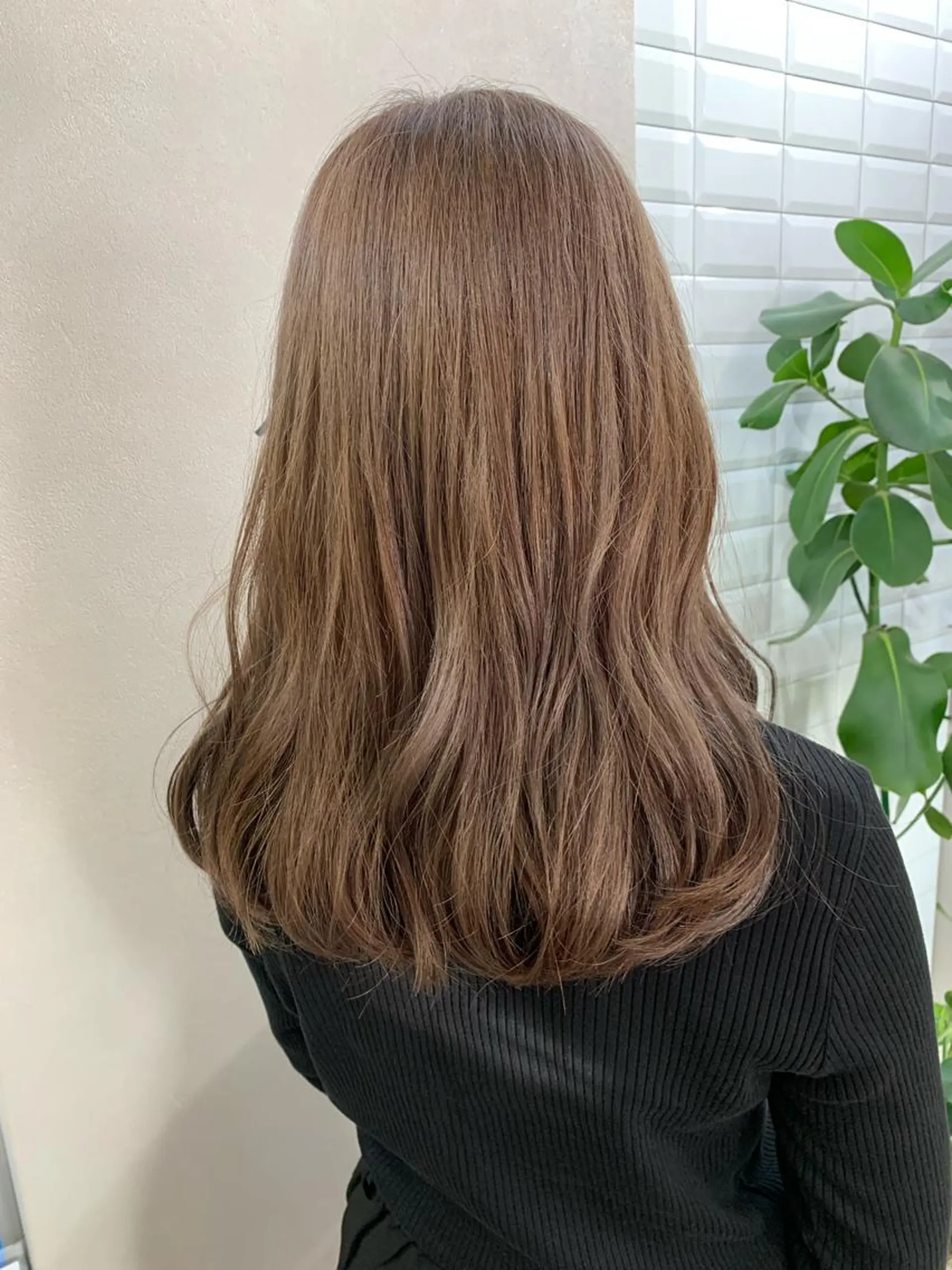 ロング カラー ベージュカラー ブリーチ カット ヘアカラー トリートメント hub hair レイヤー/透明感のヘアスタイル
