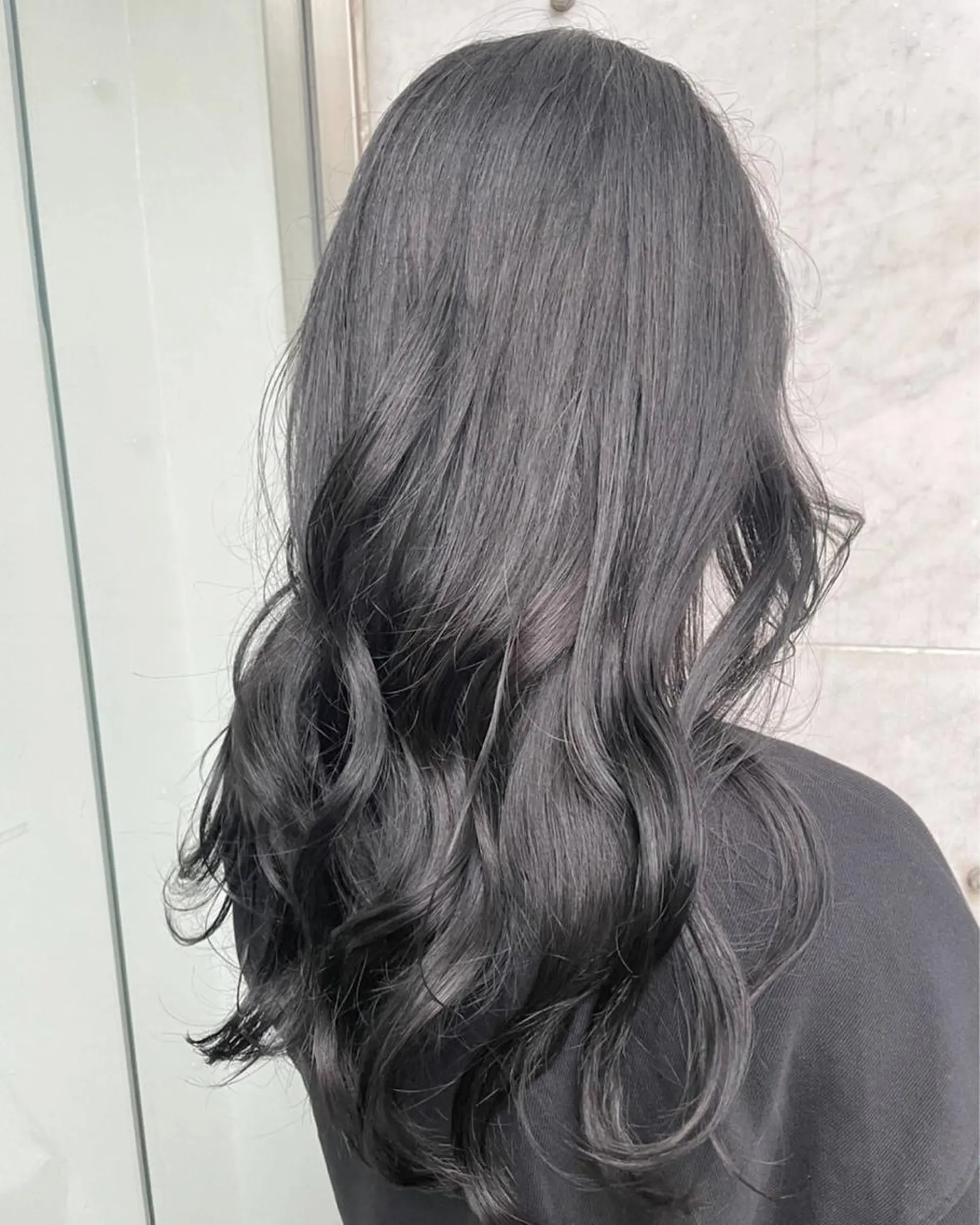 ロング カラー 黒髪 ヘアカラー JIL BLAN 京都所属・RU RIのヘアスタイル