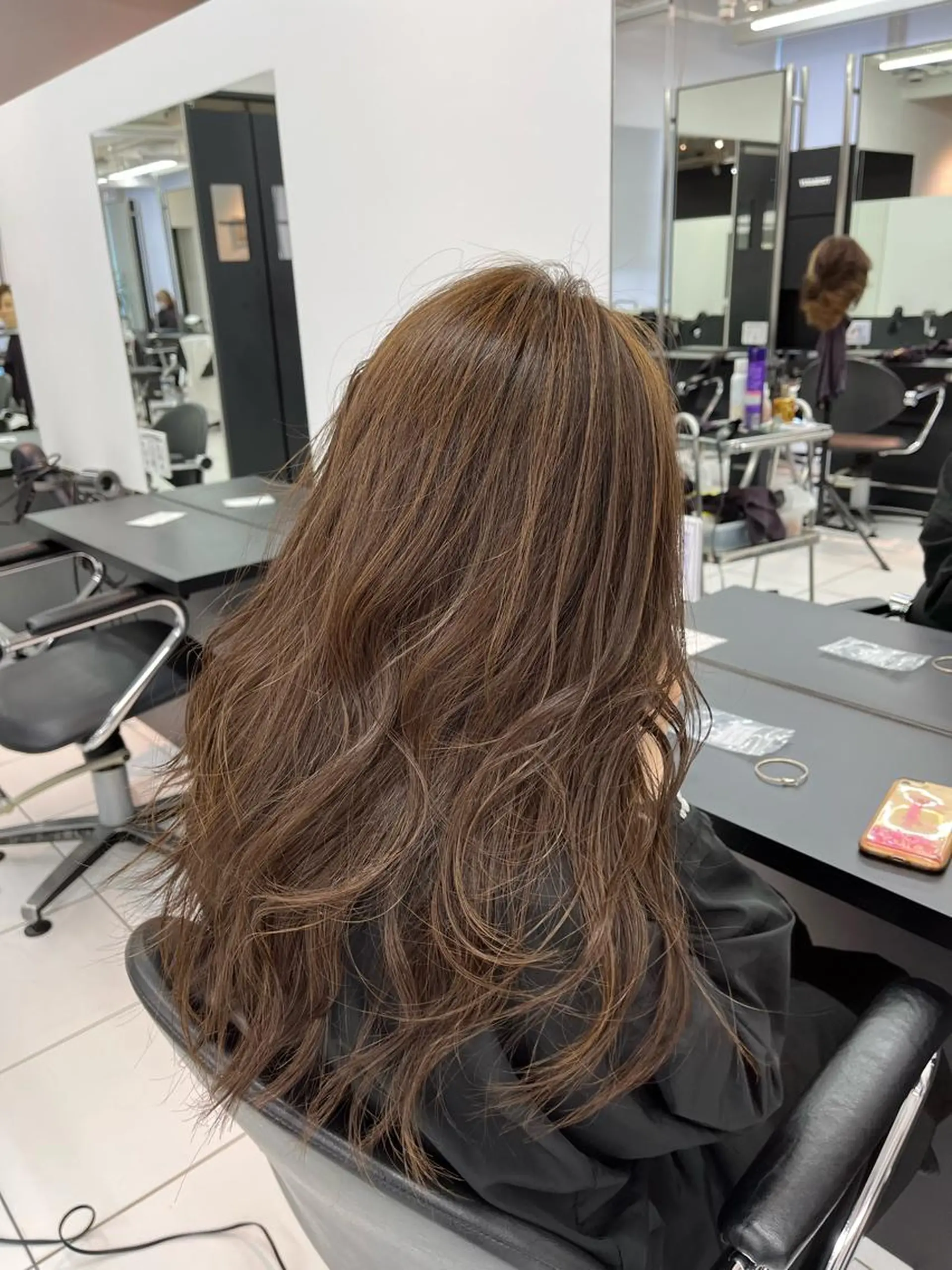 カラー ハイライトカラー ウルフ/レイヤー Miinaのヘアスタイル