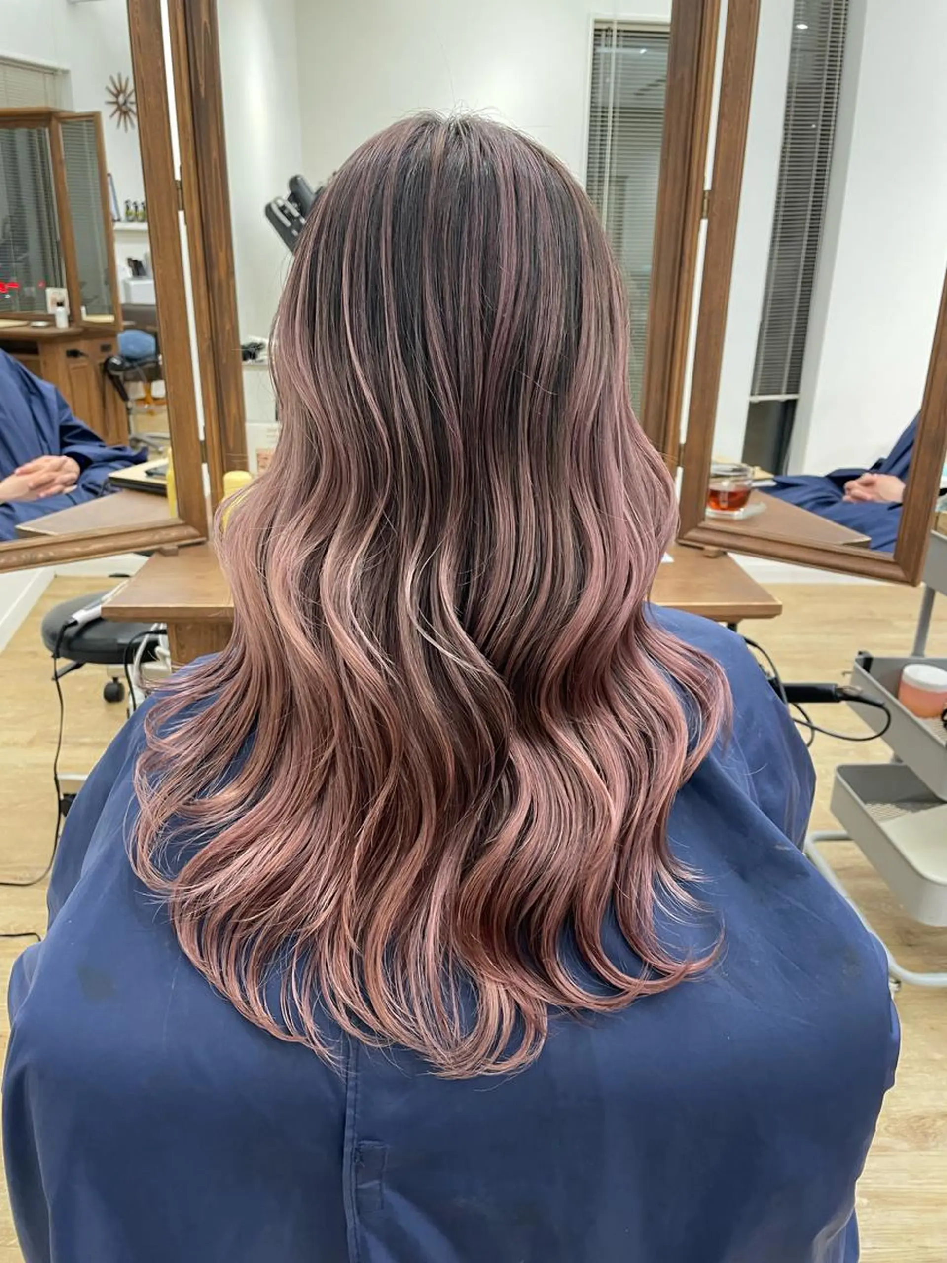 セミロング カラー バレイヤージュ レイヤーカット ブリーチ👩‍🦳/ ‪✂︎MANAMIのヘアスタイル