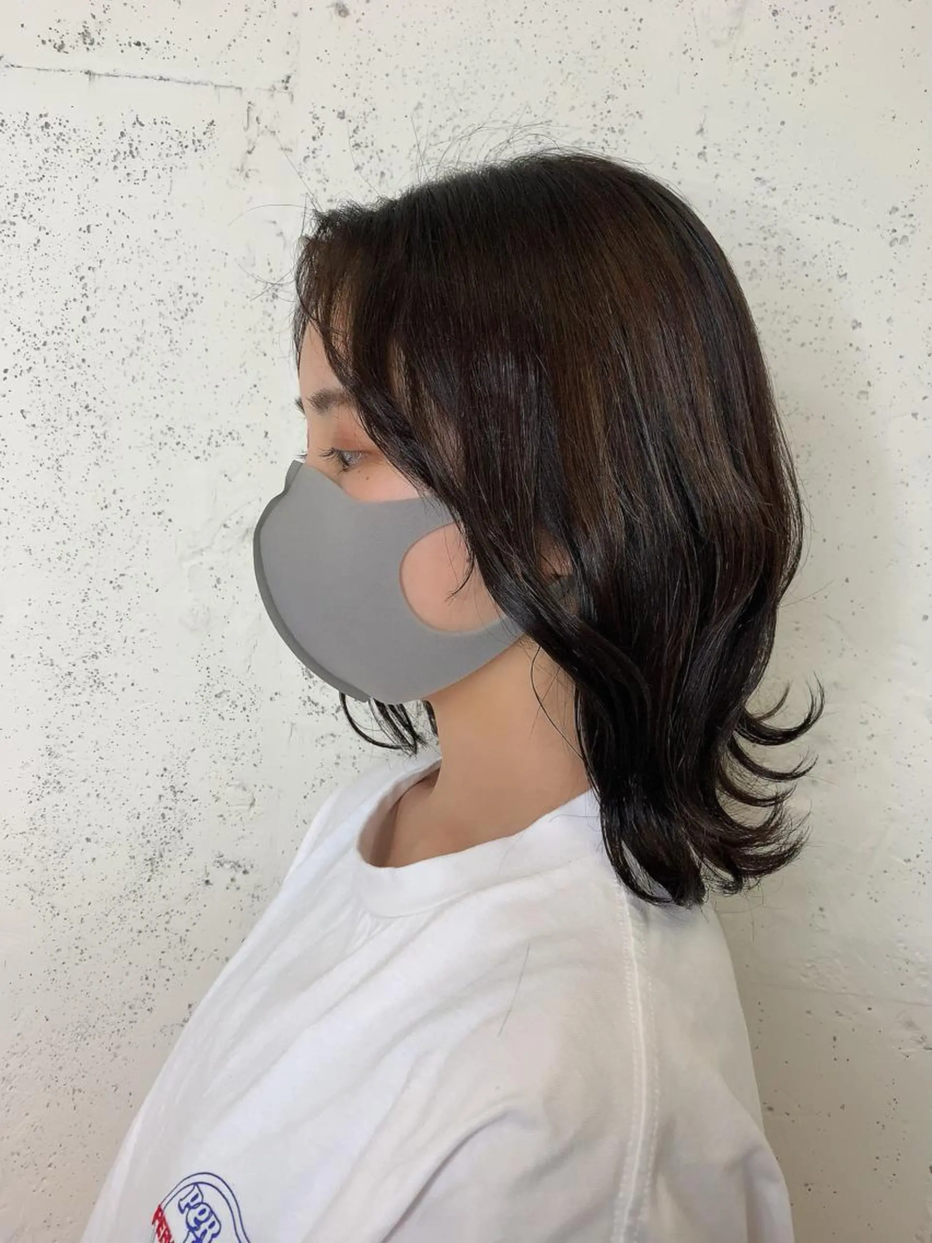 ミディアム カット 透明感ハイトーン🦄 キラ🌈のヘアスタイル