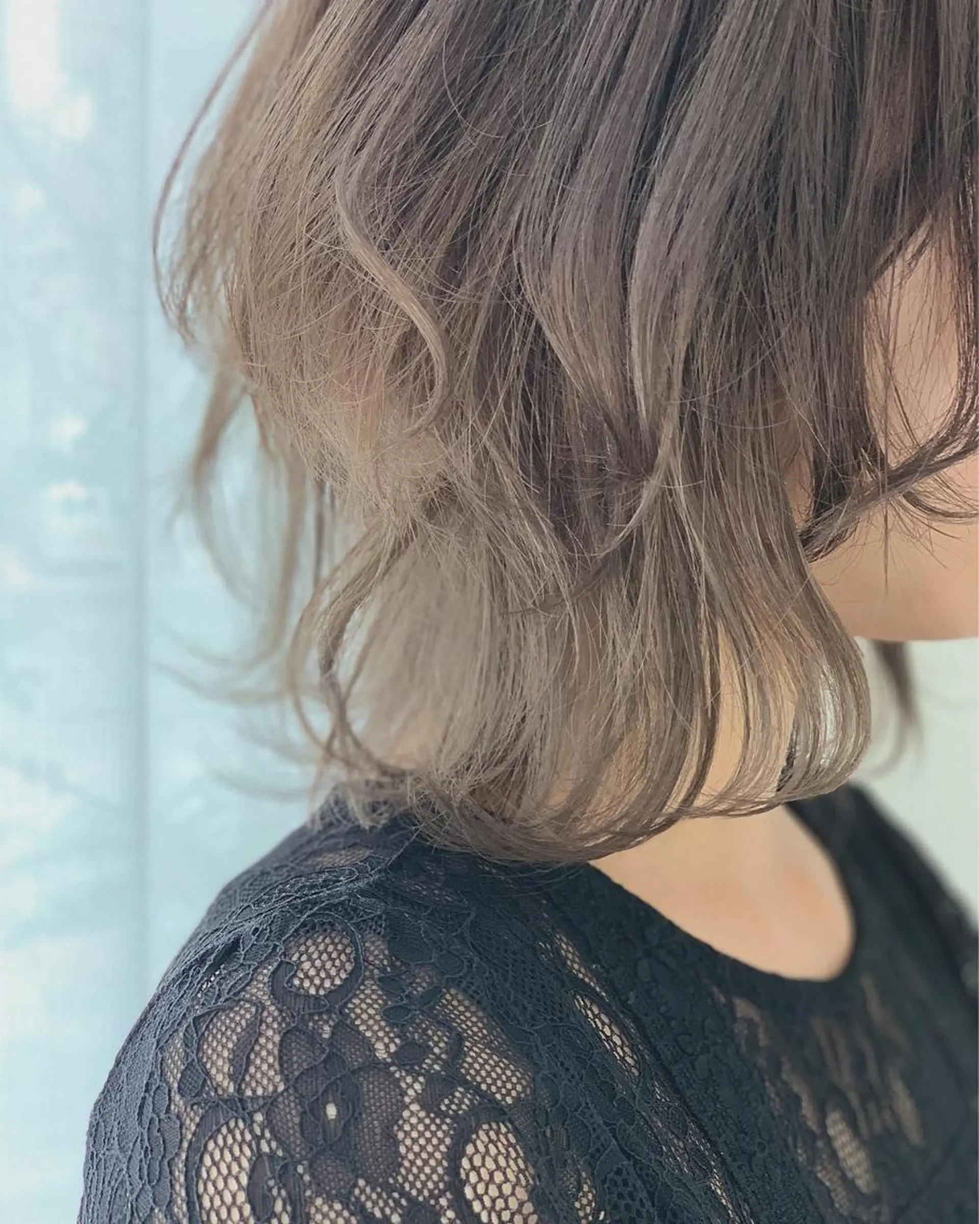 ミディアム カラー fio マナミのヘアスタイル