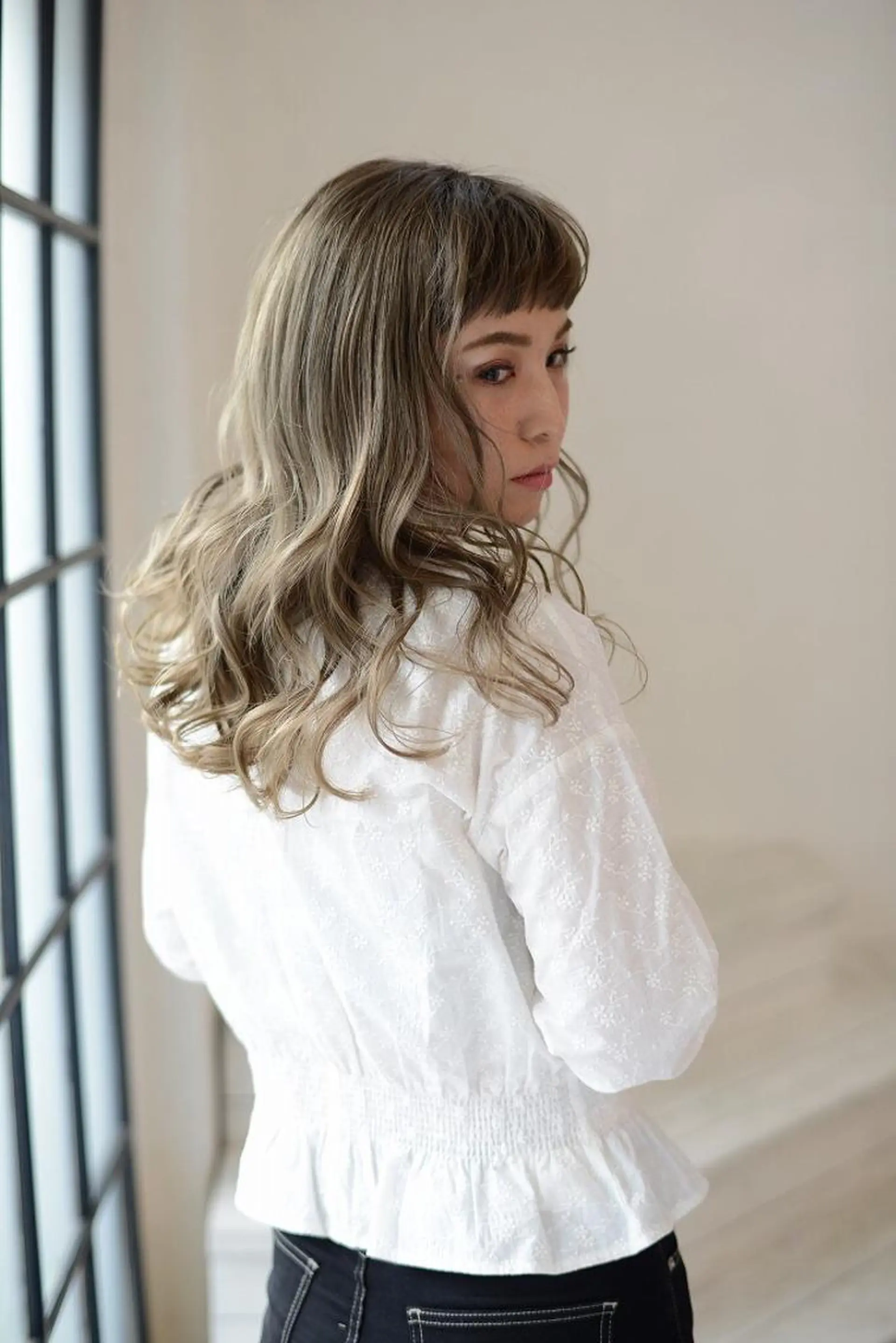 ミディアム カラー ブリーチ 透明感カラー グレージュ 髪質改善美容師 中村　一のヘアスタイル