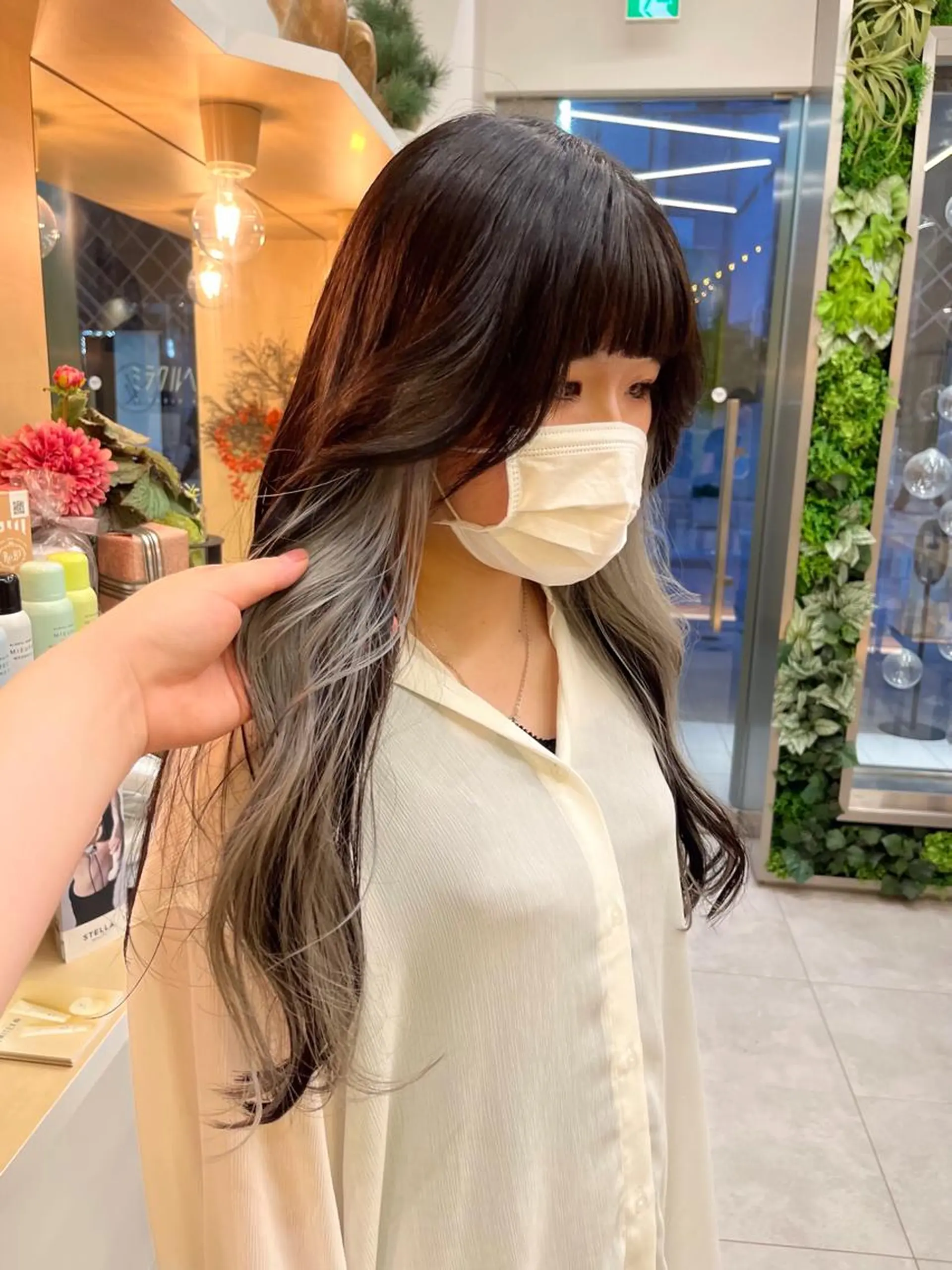 ロング カラー ヘアアレンジ 山下 とよかのヘアスタイル
