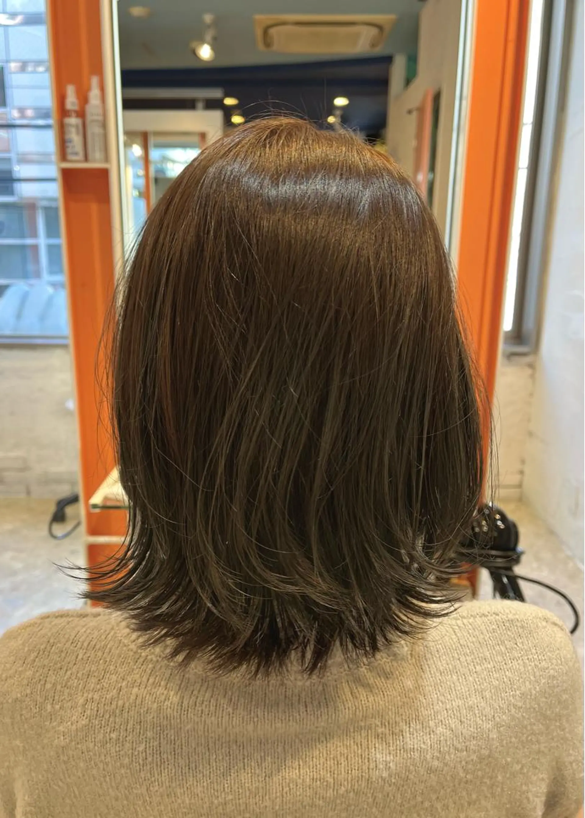 ミディアム ヘアカラー うしだ かおるのヘアスタイル