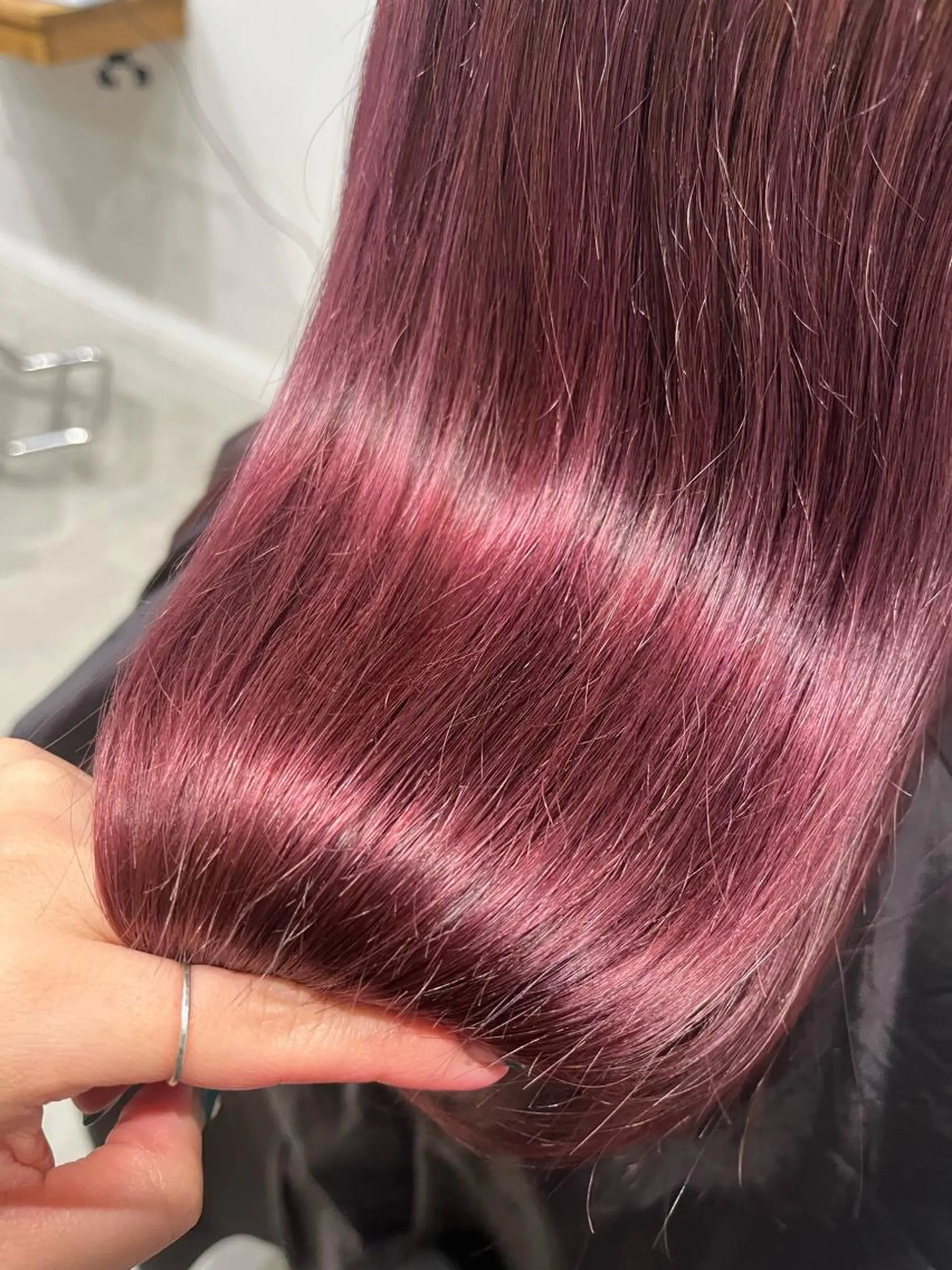 セミロング カラー 川口 絵理のヘアスタイル