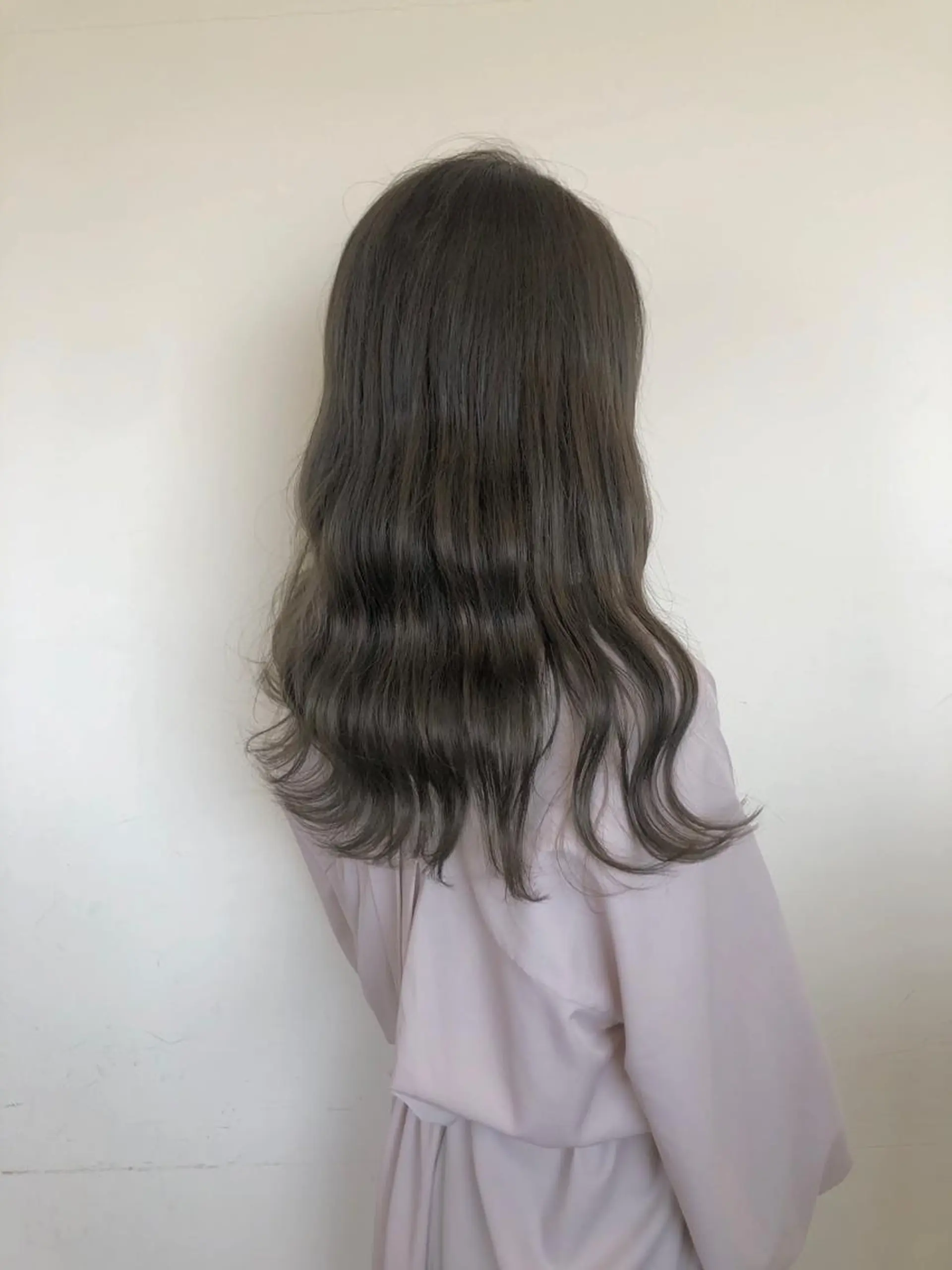 ロング カラー ベージュカラー オリーブベージュ ヘアカラー 梅山 美侑のヘアスタイル