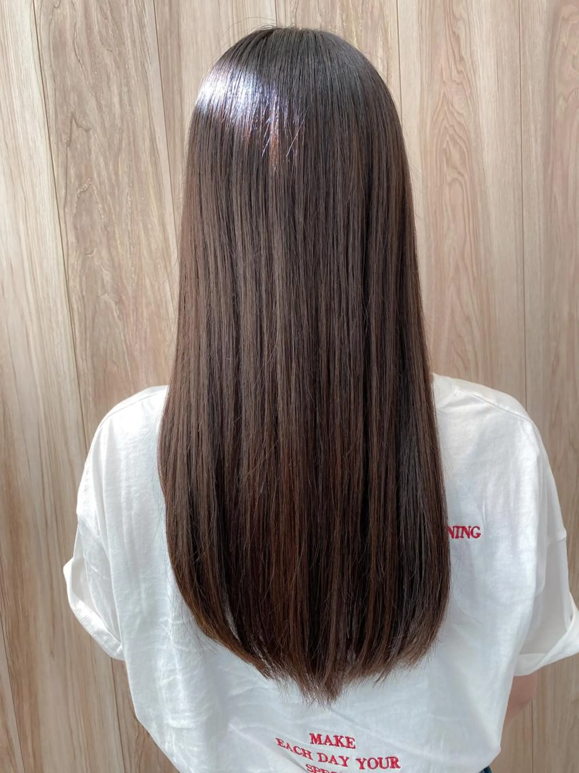 セミロング カラー ベージュカラー オリーブベージュ 【透明感、艶髪】西村 有司のヘアスタイル