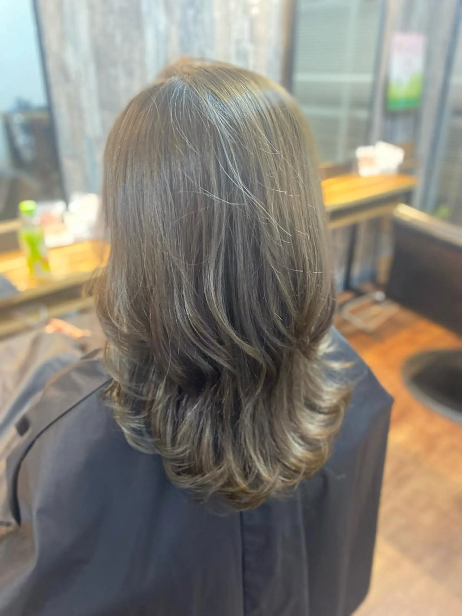 ミディアム カラー 透明感カラー Luzir⭐︎ GEN⭐︎のヘアスタイル