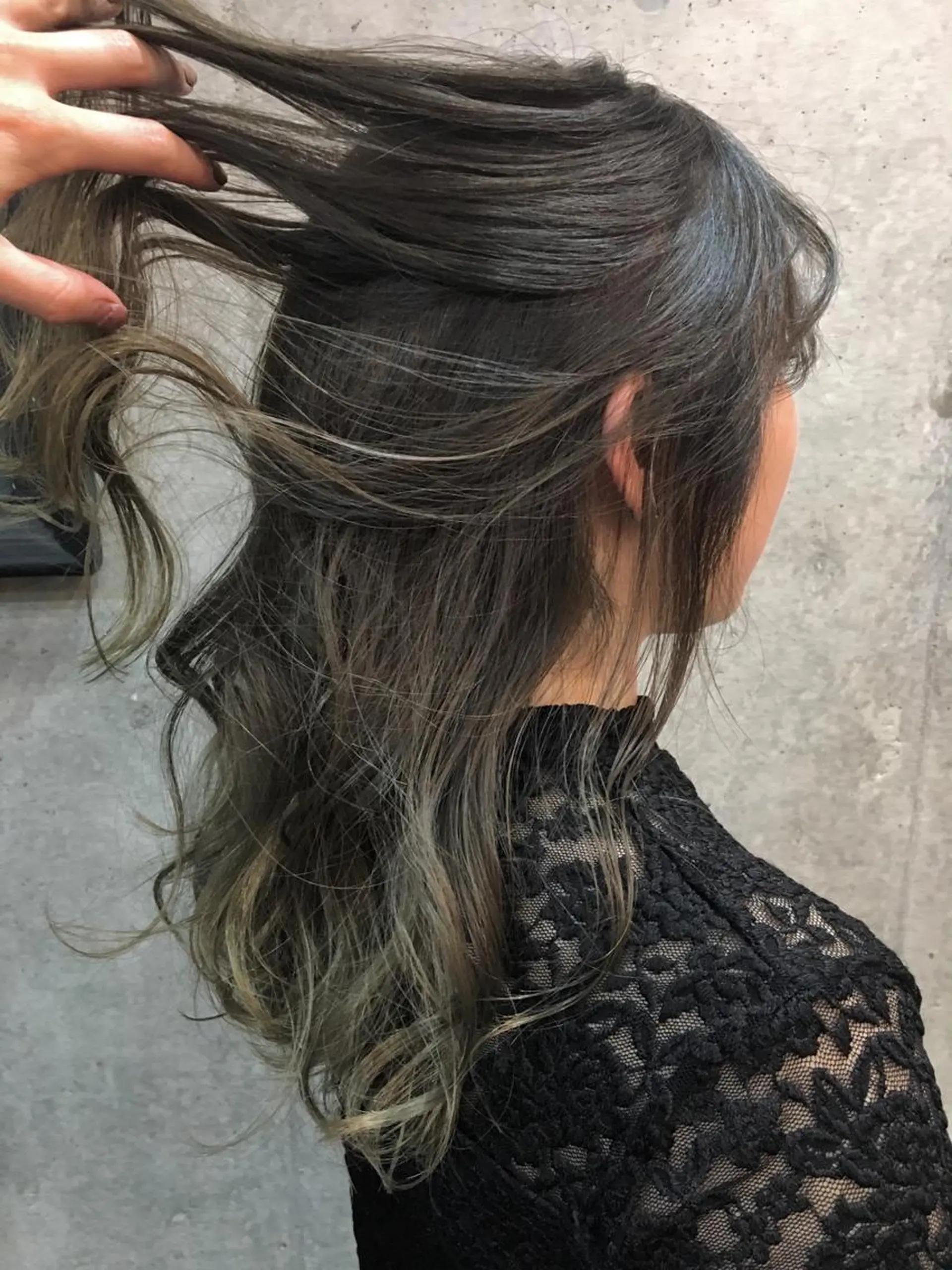 ロング 鷺谷 玲奈のヘアスタイル