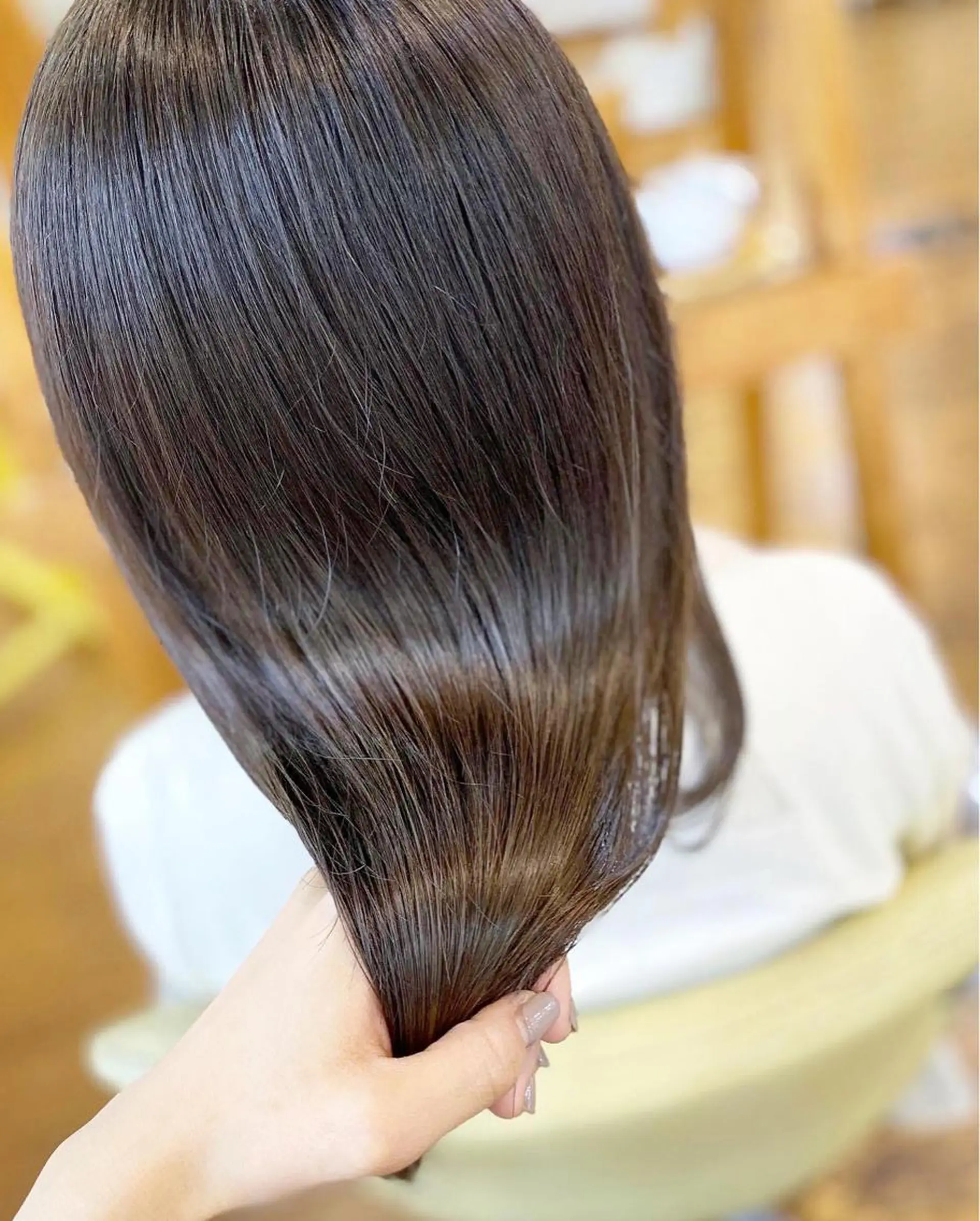 セミロング カラー カット ヘアカラー 縮毛矯正 トリートメント 荒木 ひろかのヘアスタイル