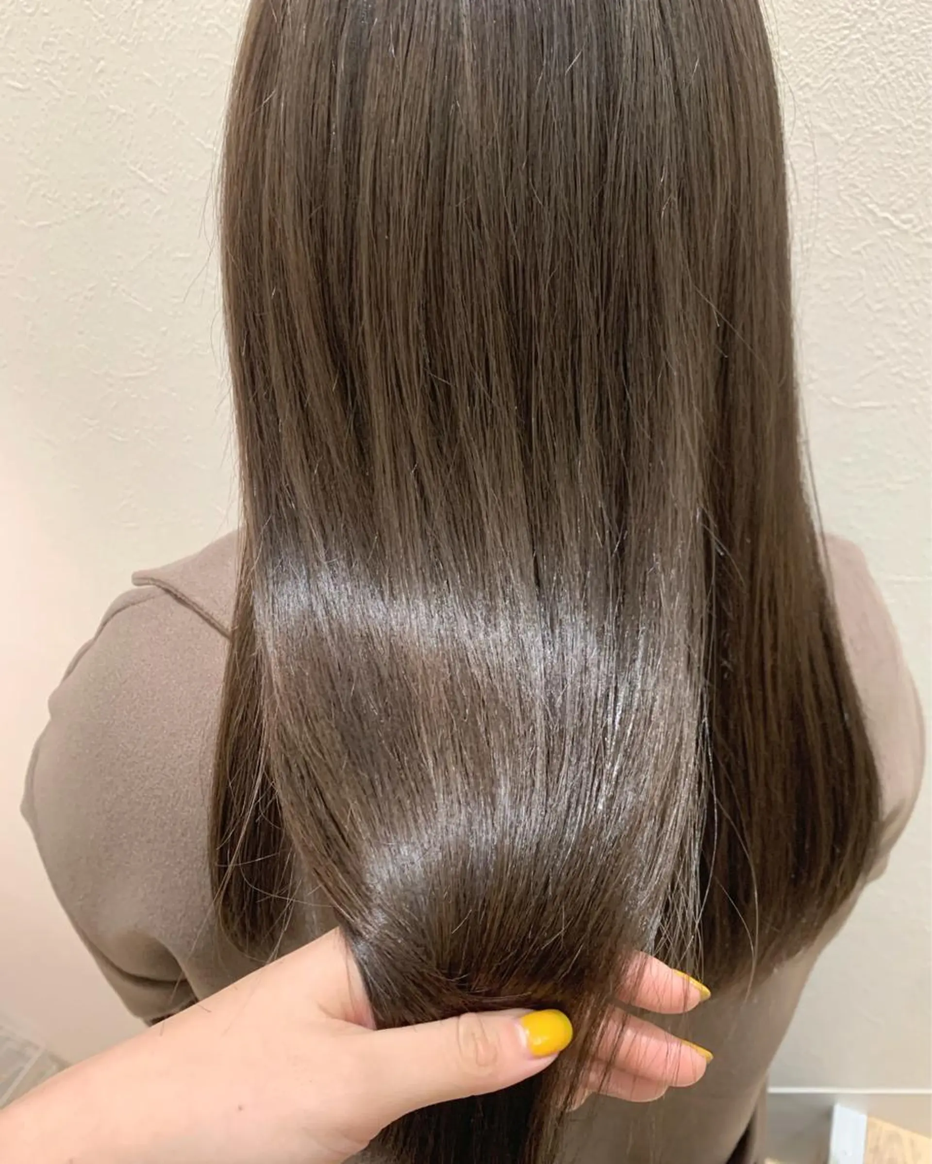 ロング カラー ブリーチ ショコラグレージュ グレージュ ブリーチなしカラー hub hair レイヤー/透明感のヘアスタイル