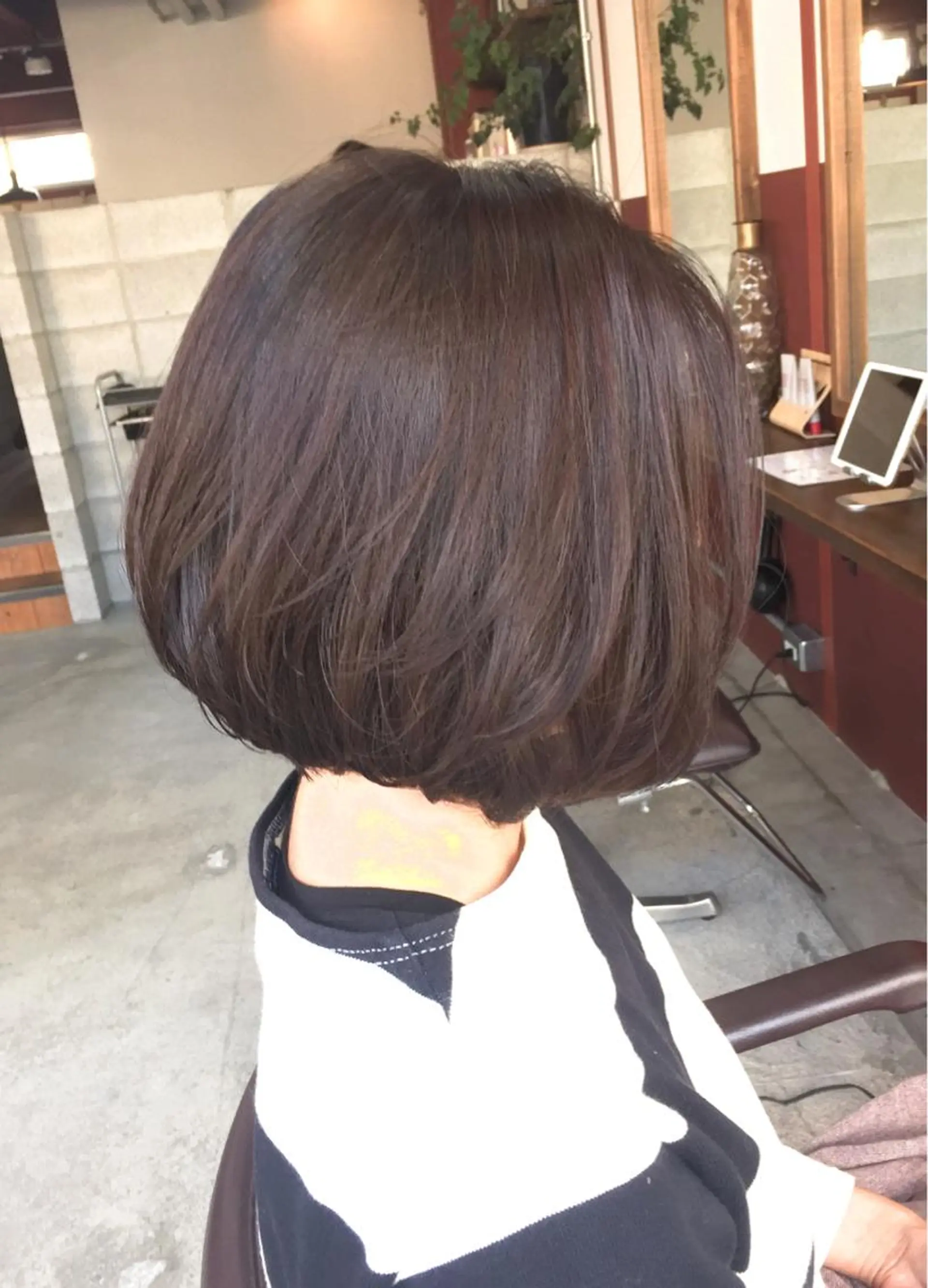 ショート カラー パーマ 福地 礼奈のヘアスタイル