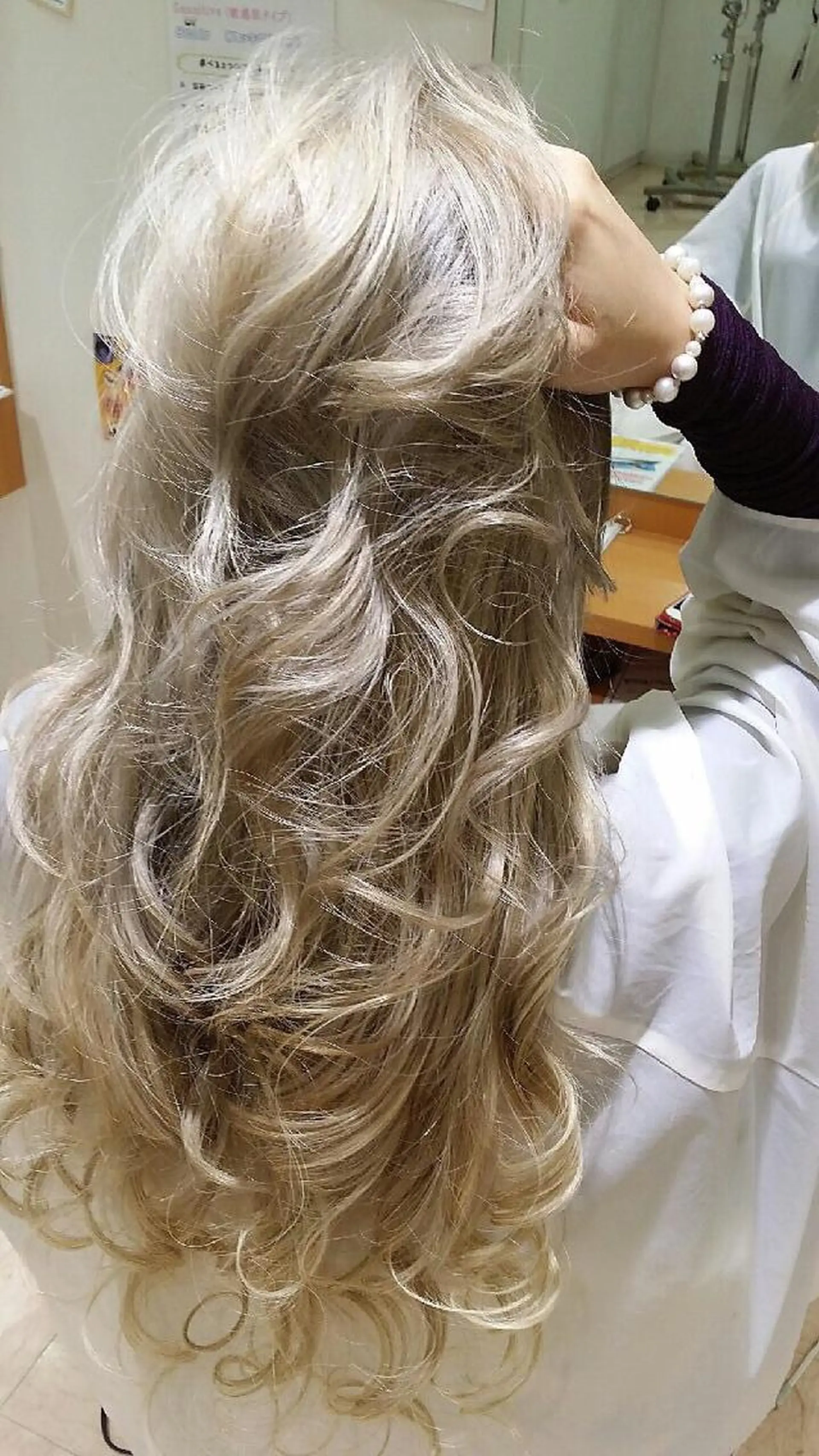 ロング カラー ブリーチ きむえり/髪質改善 /うねり広がり改善のヘアスタイル