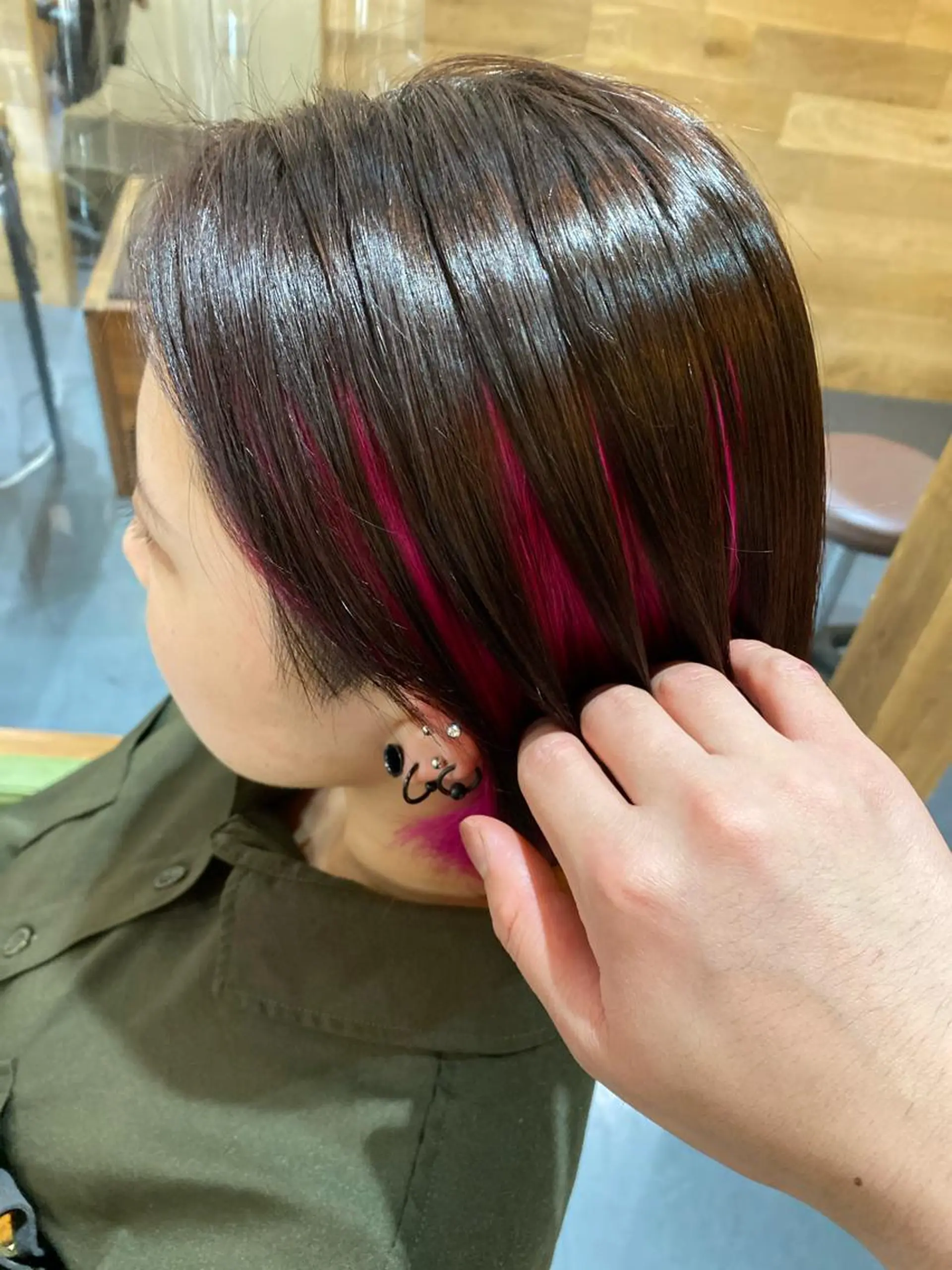 ショート カラー ハラ ルイスのヘアスタイル