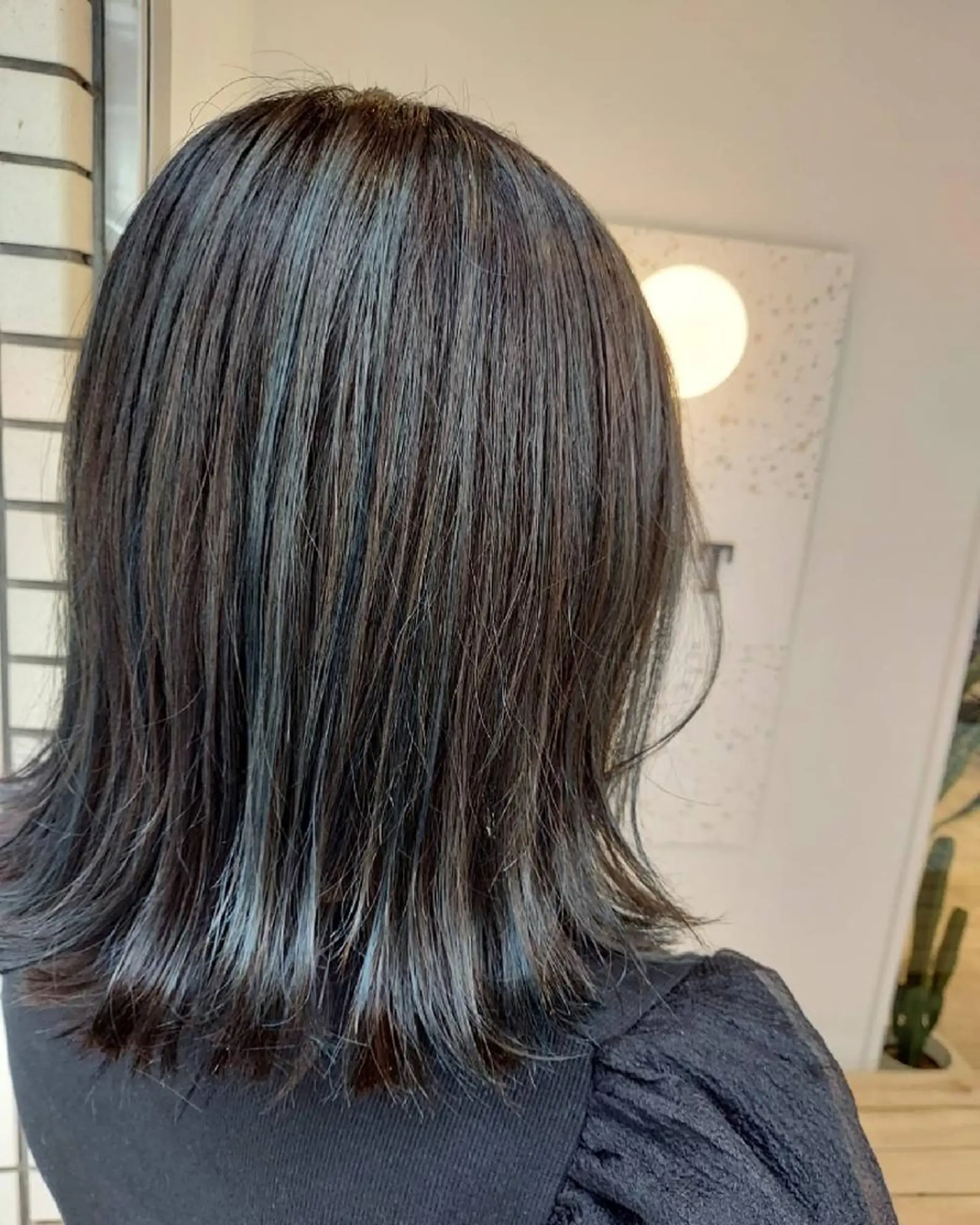 ミディアム カラー ブルーカラー ブルージュ ハイライトカラー ハイライト ブリーチ・ハイトーン 特化🎉内山のヘアスタイル